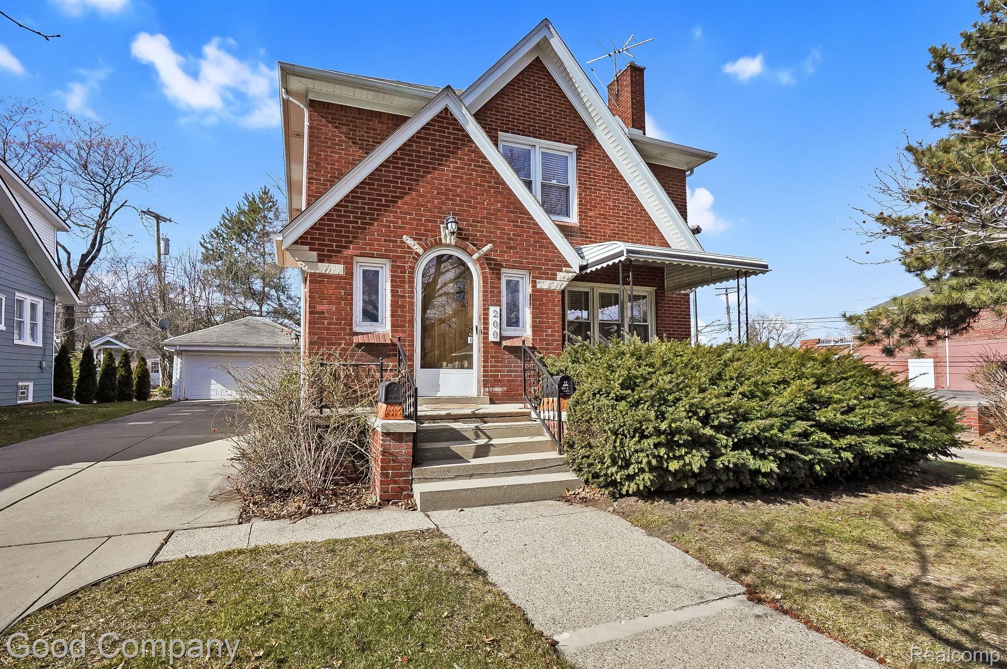200 S PLEASANT Street A