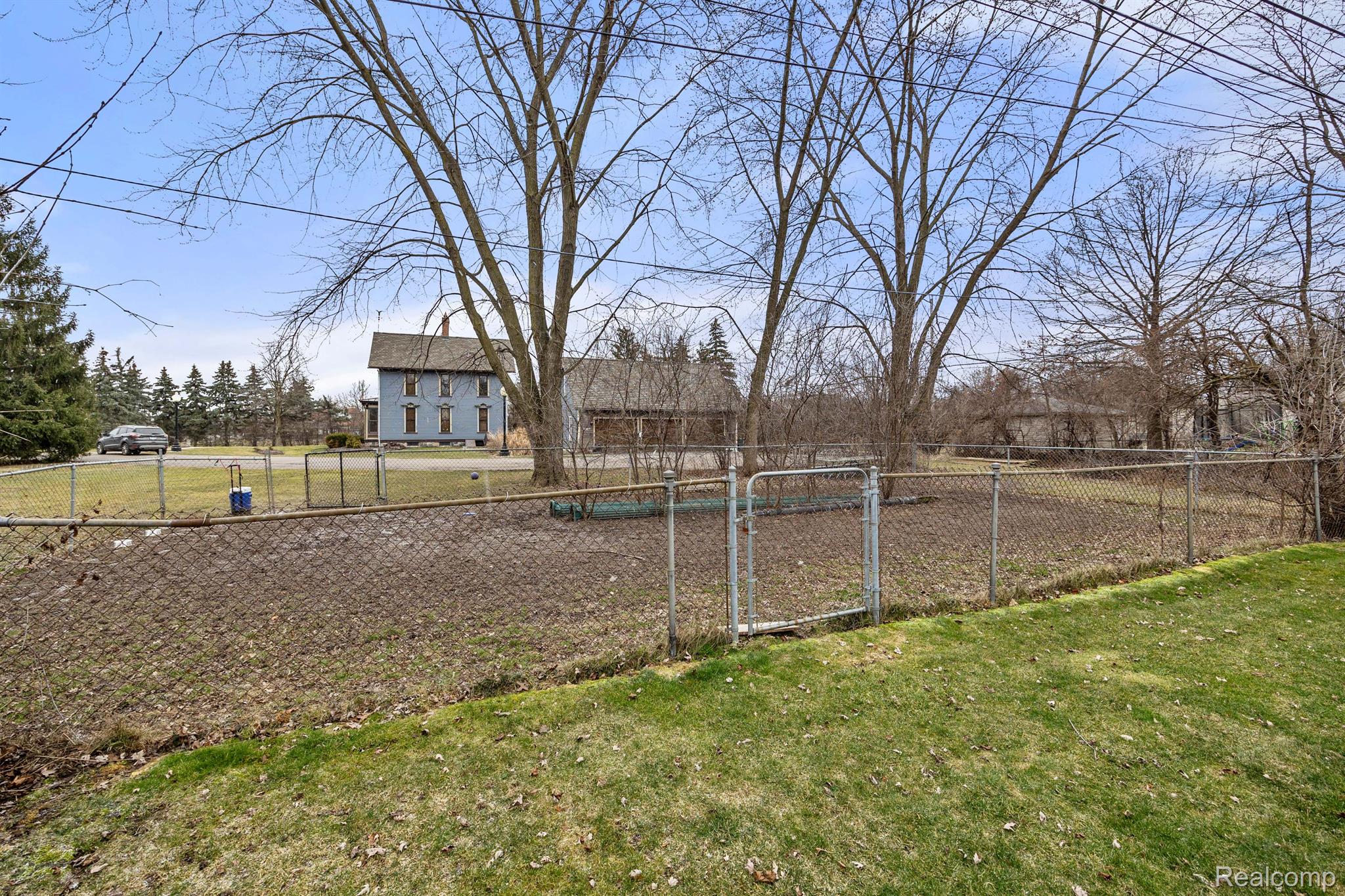 2972 PARLIAMENT Drive