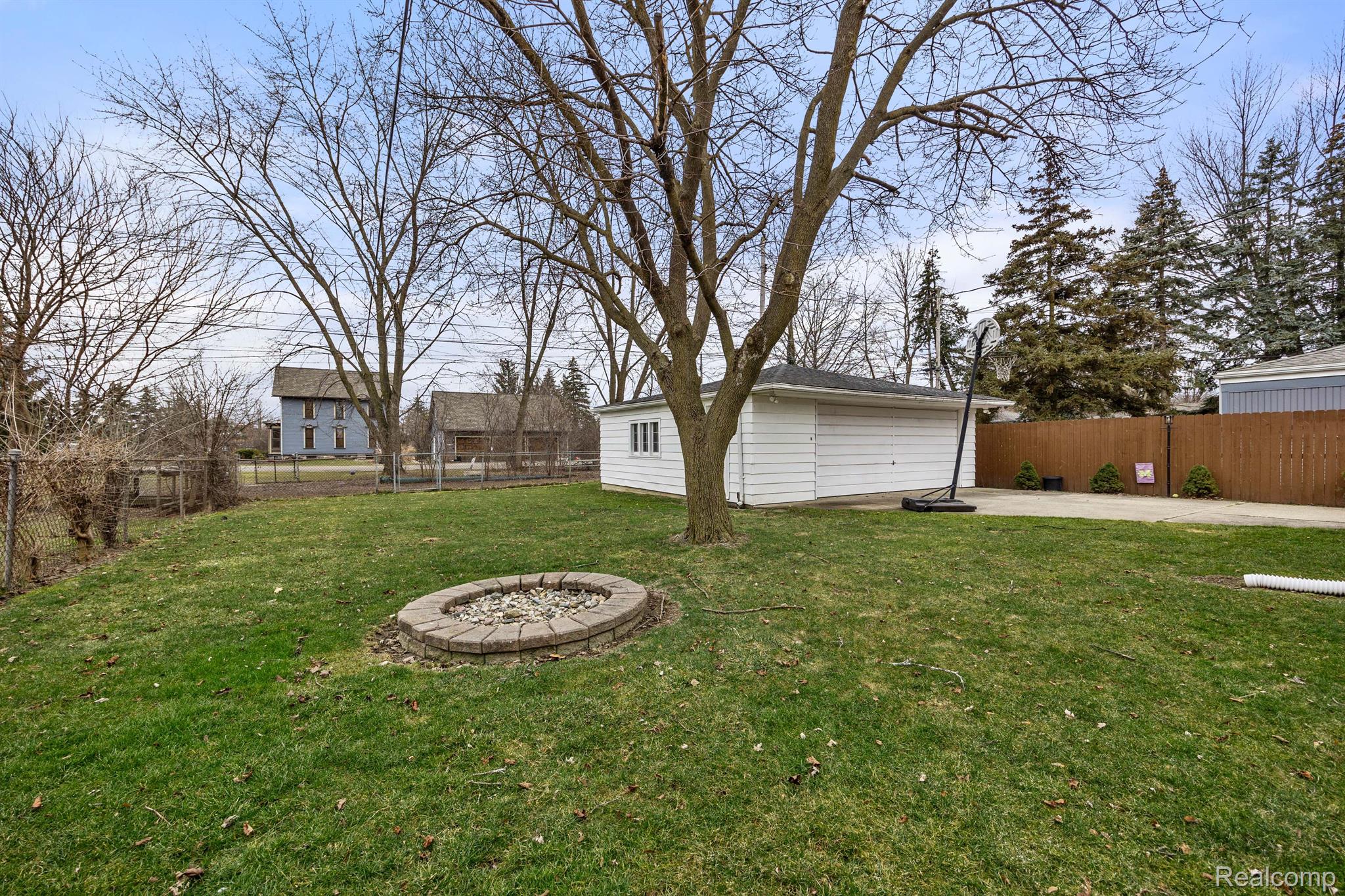 2972 PARLIAMENT Drive