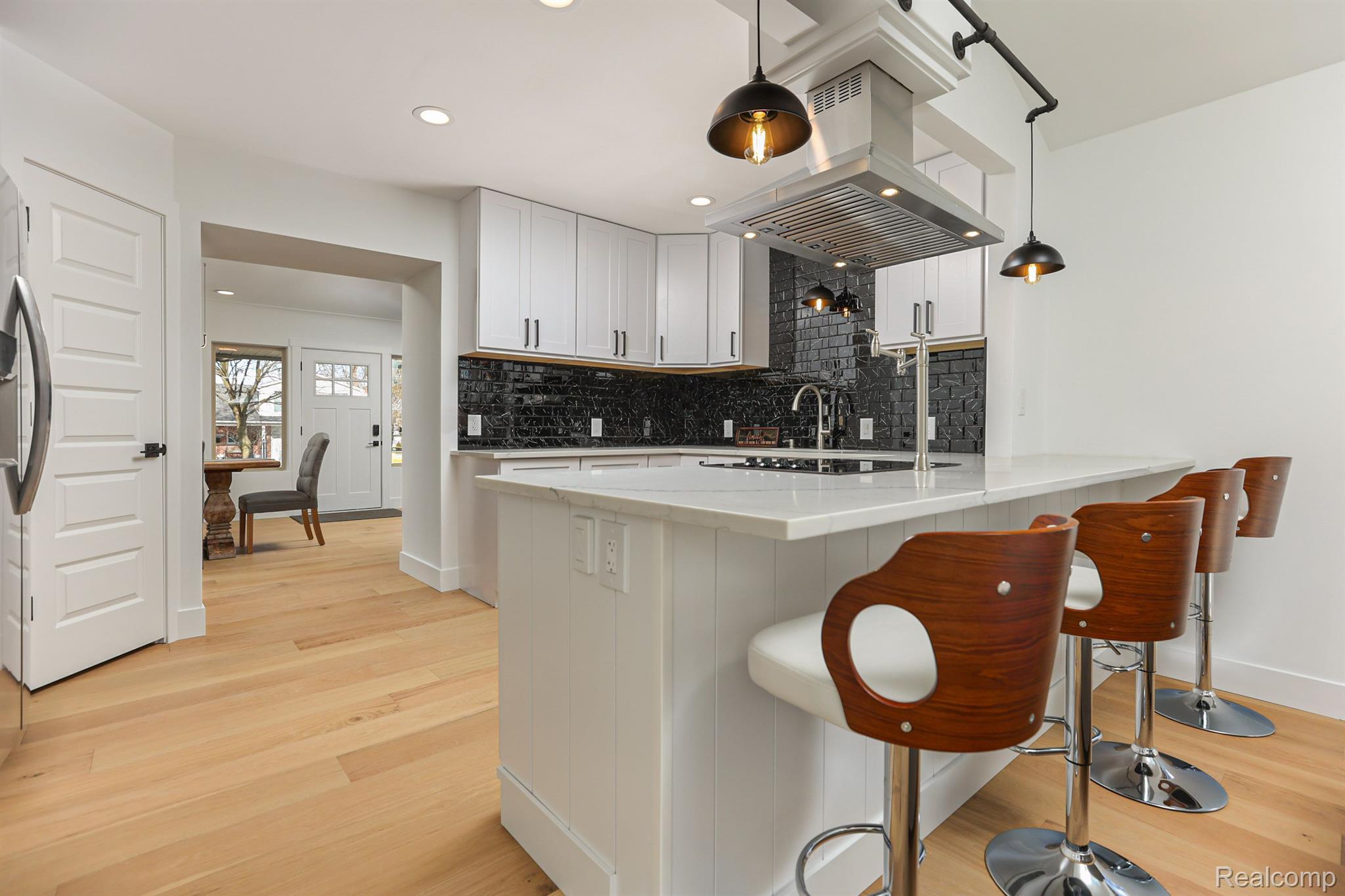 4009 PARKVIEW Drive