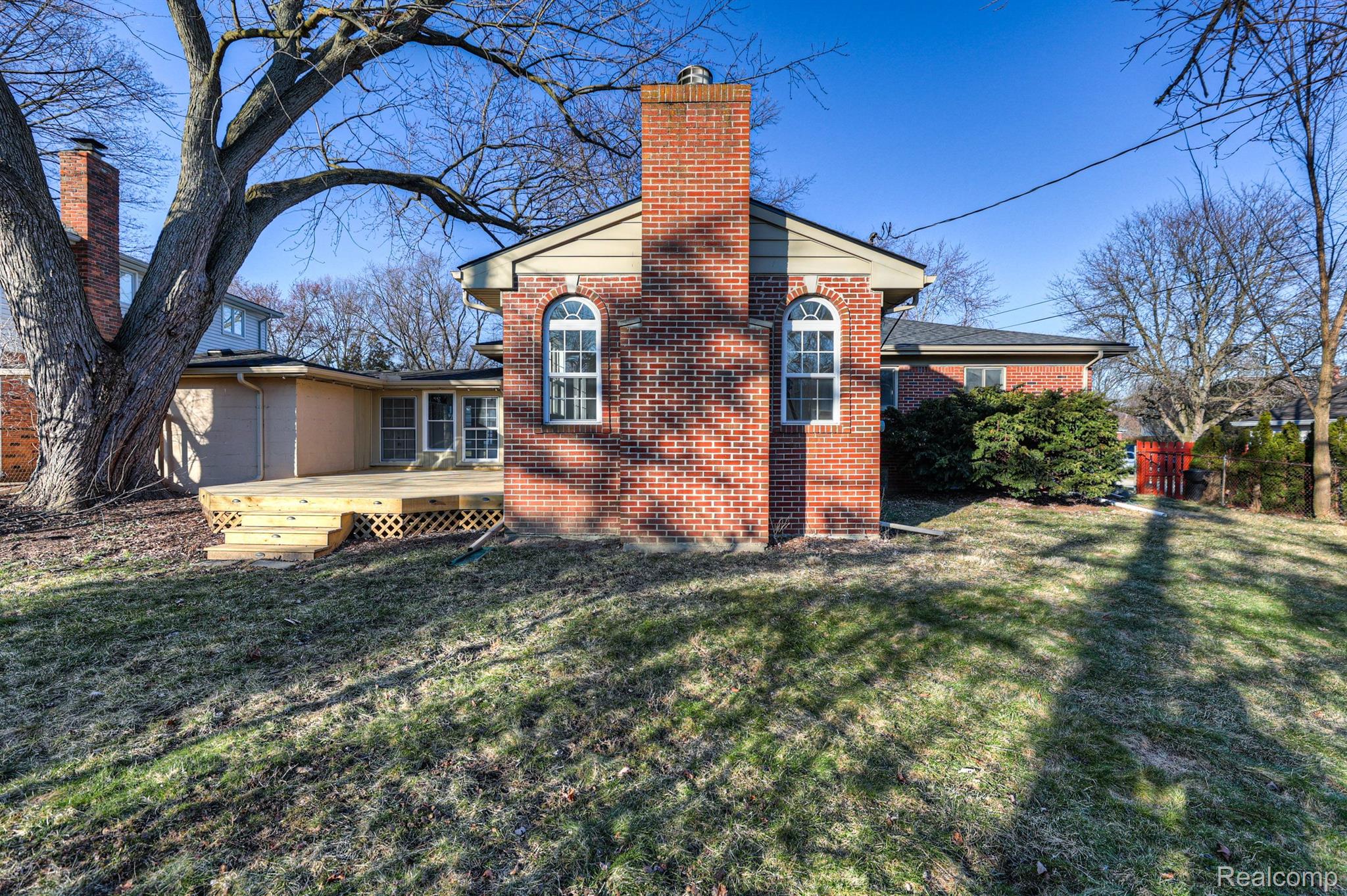 4009 PARKVIEW Drive