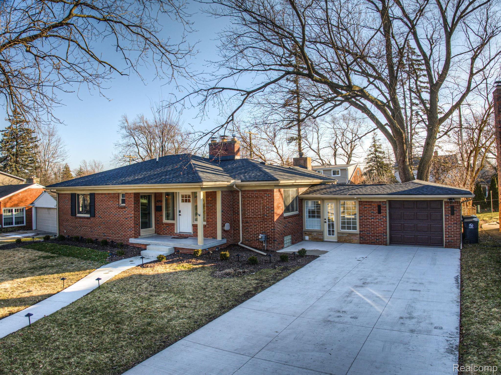 4009 PARKVIEW Drive