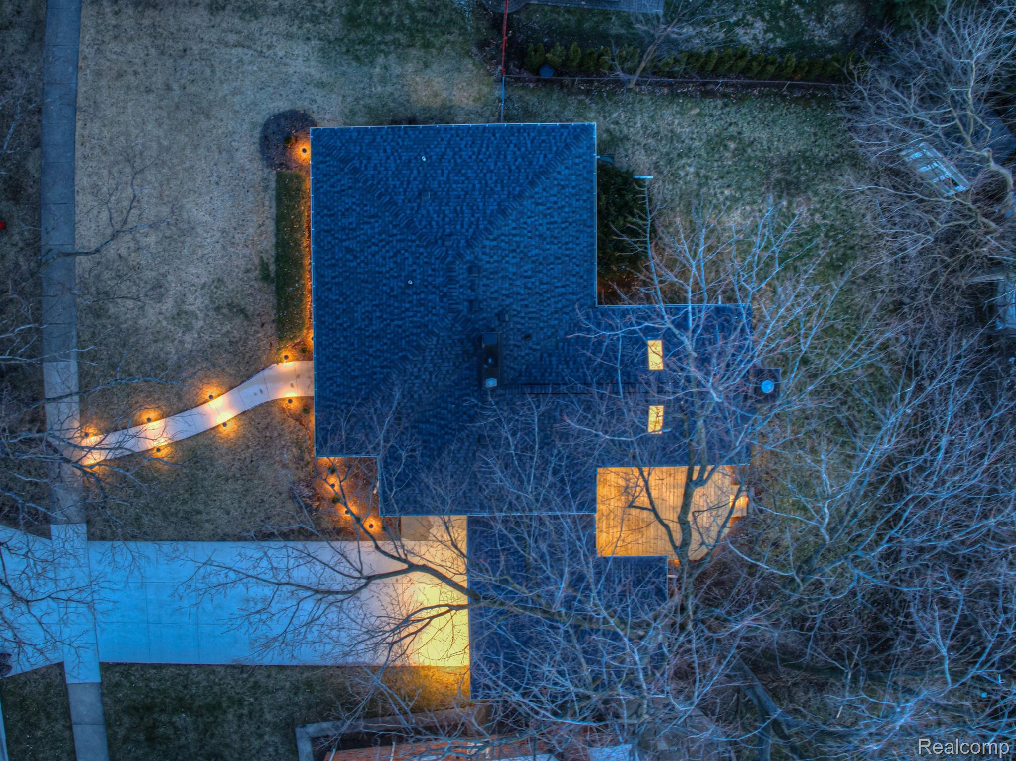 4009 PARKVIEW Drive
