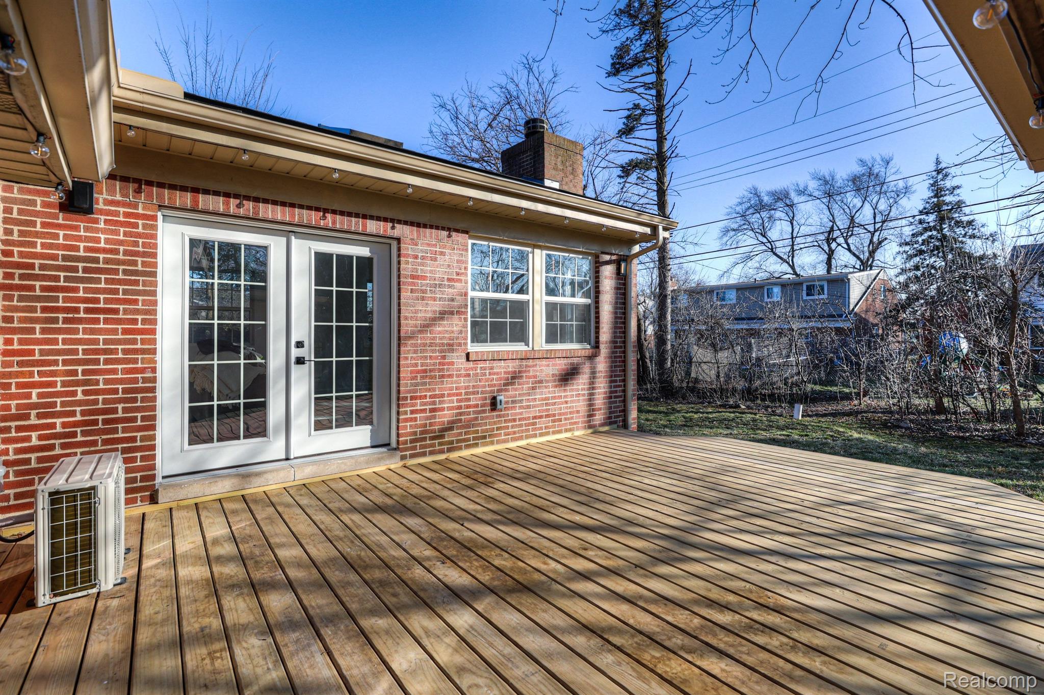 4009 PARKVIEW Drive