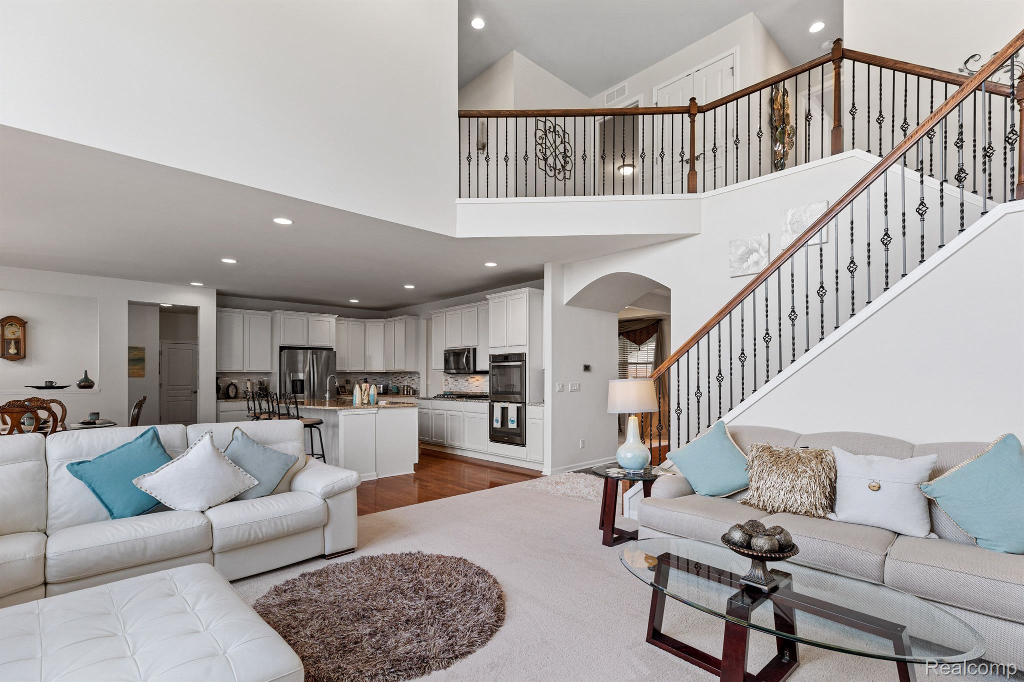 166 OAKLAND CREST Drive
