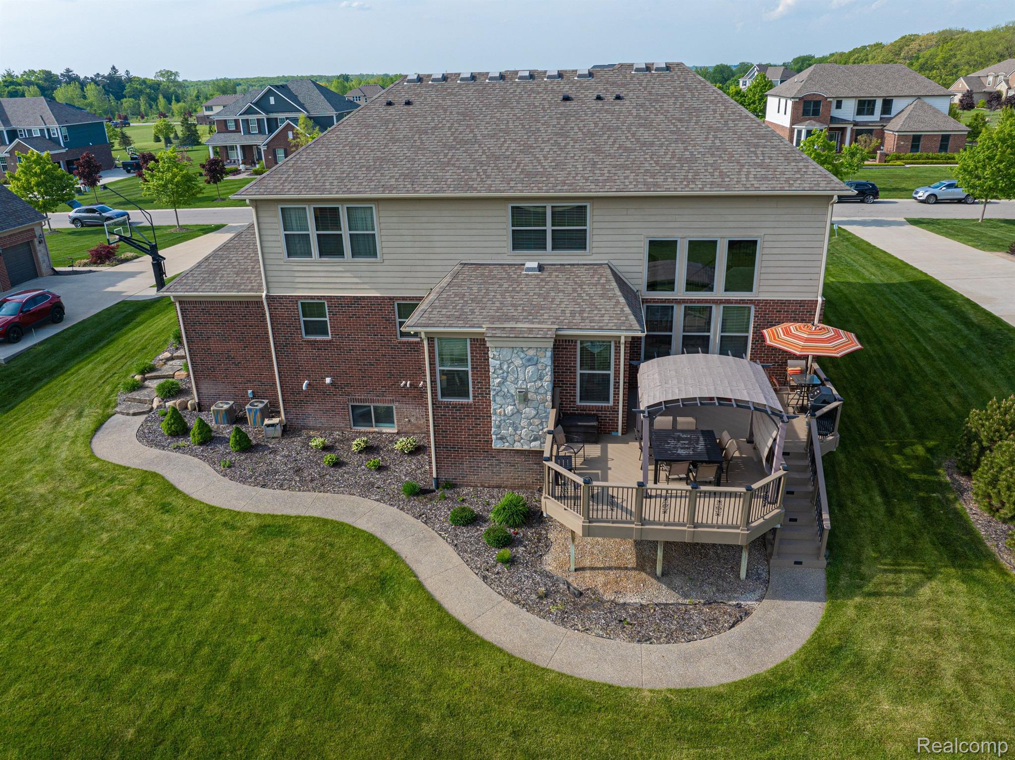 166 OAKLAND CREST Drive