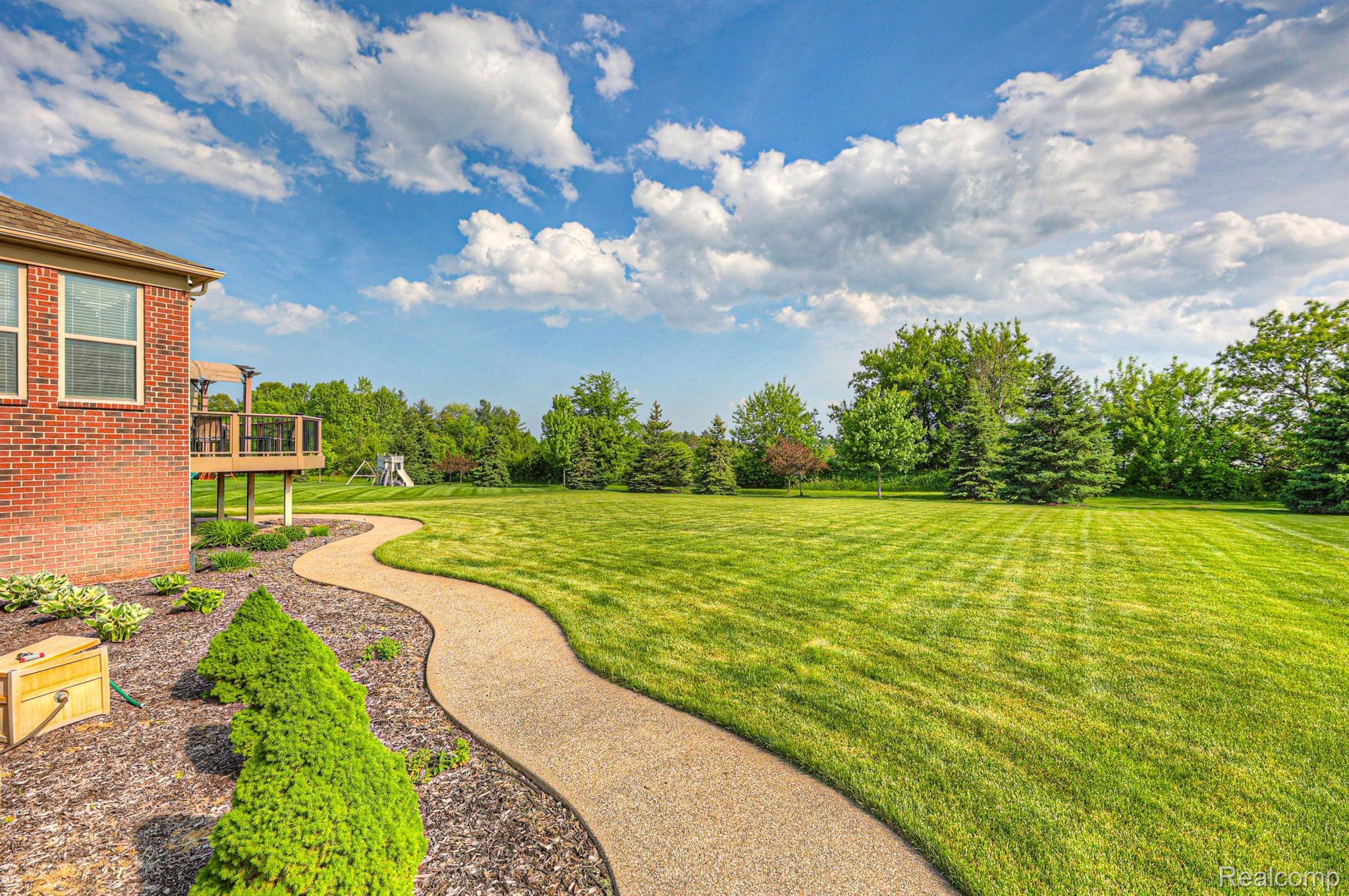 166 OAKLAND CREST Drive