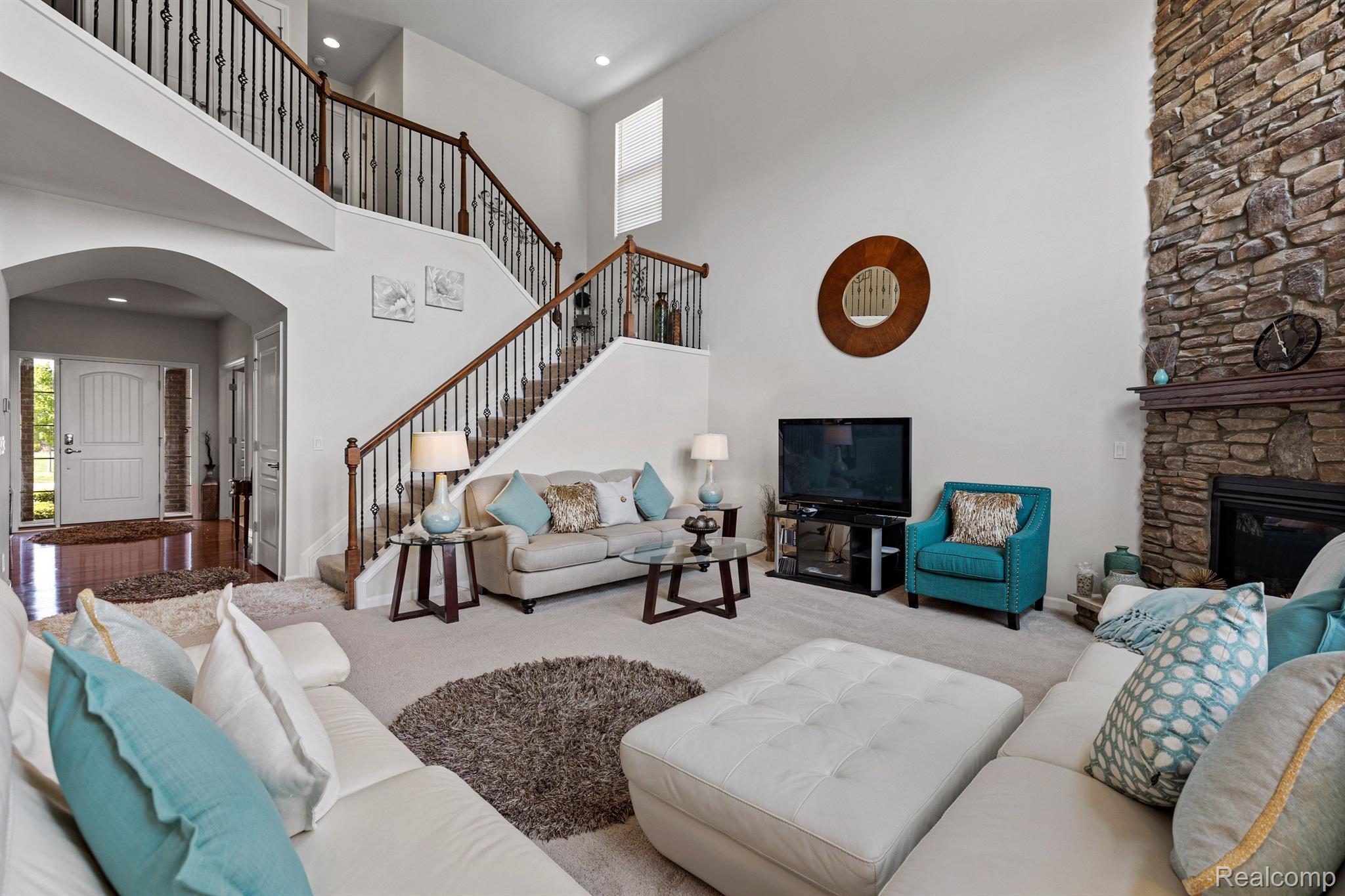 166 OAKLAND CREST Drive