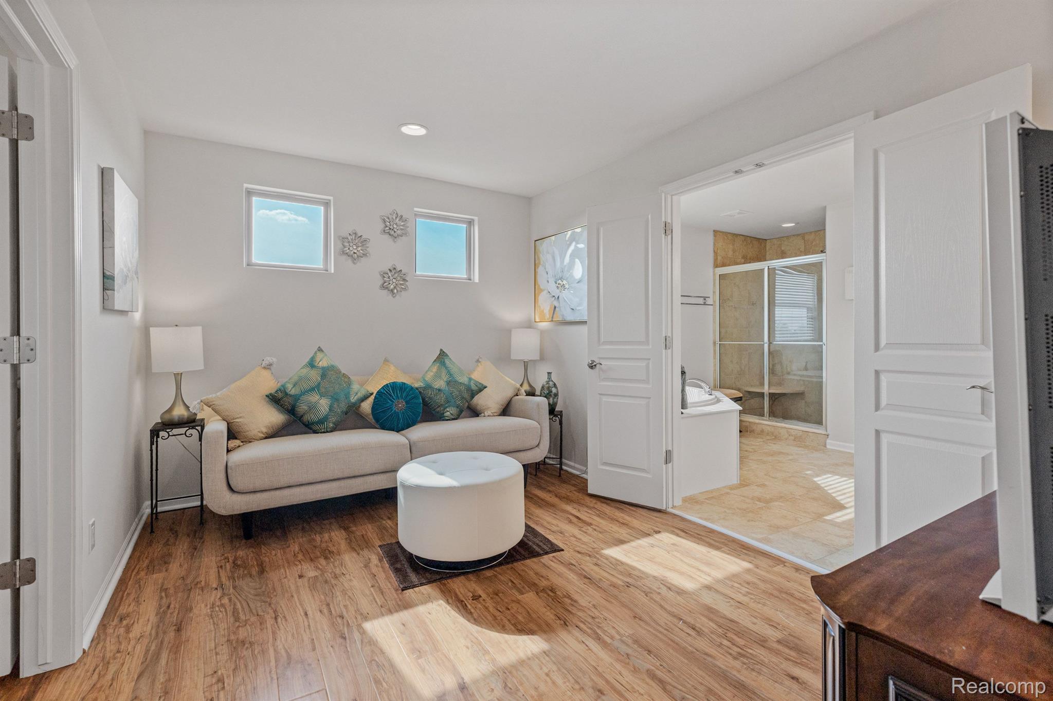 166 OAKLAND CREST Drive