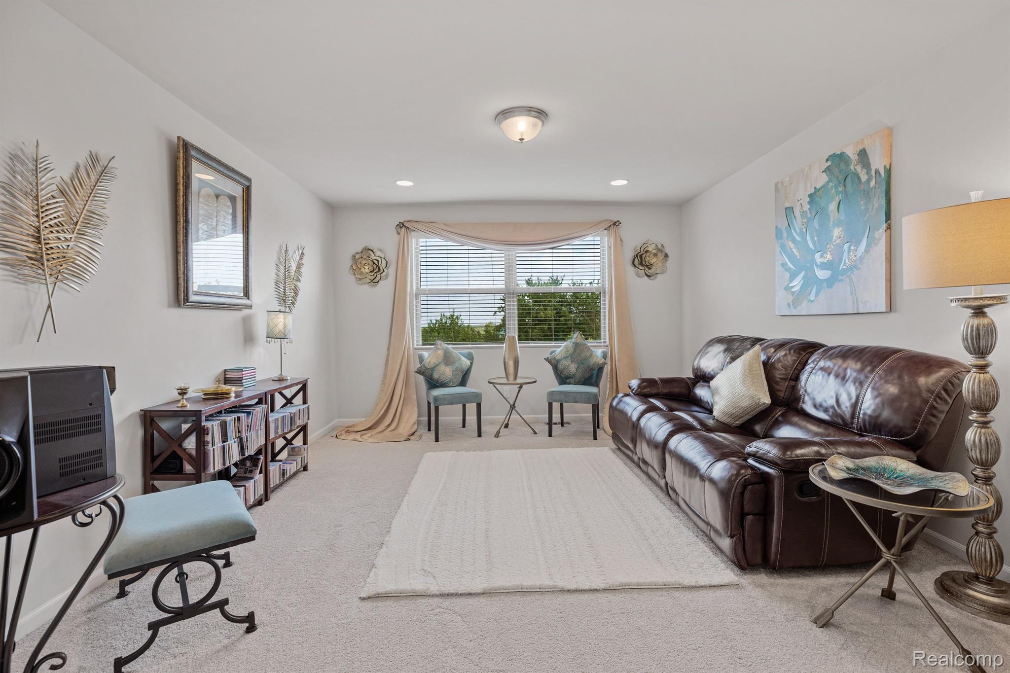 166 OAKLAND CREST Drive