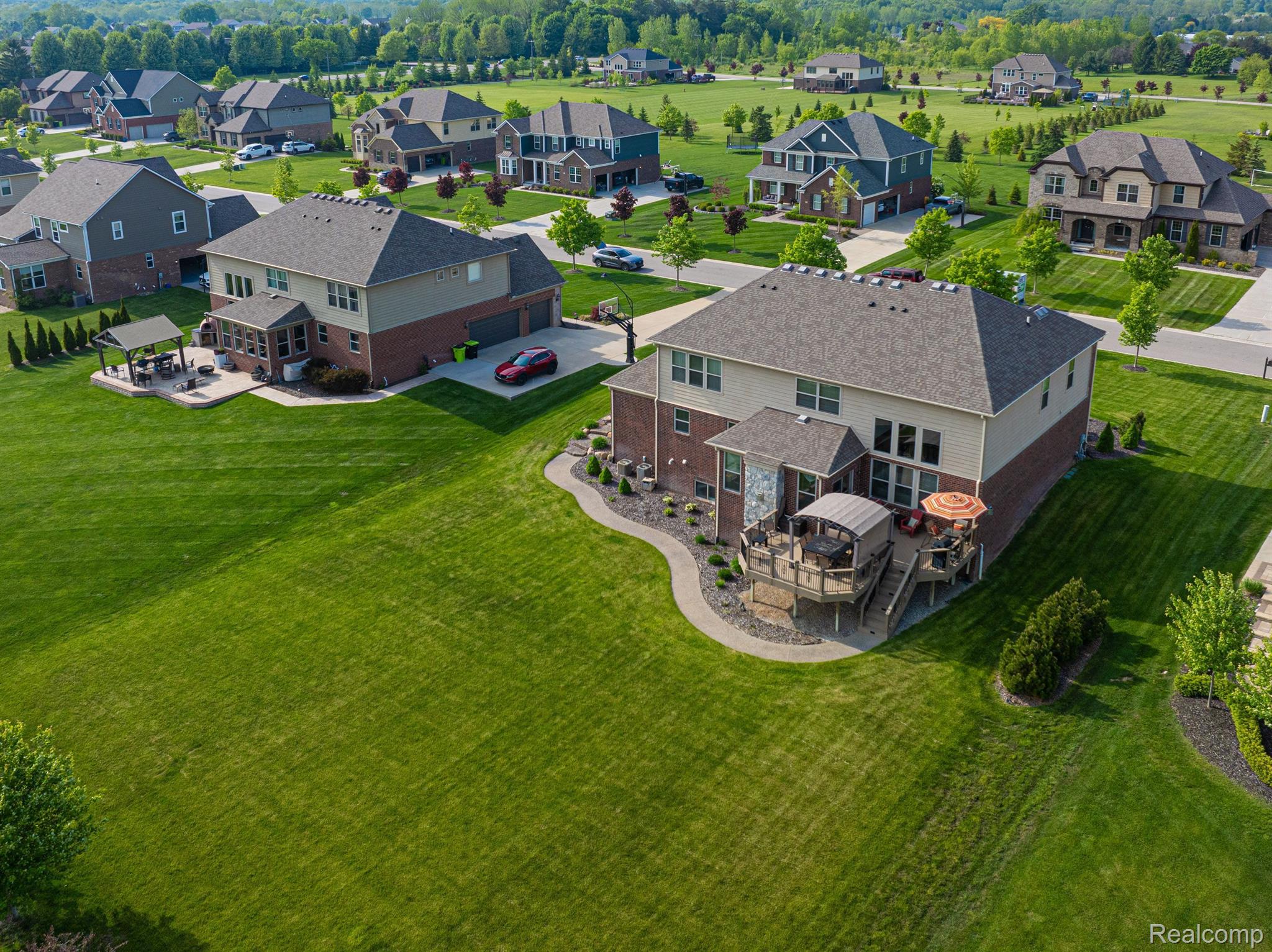 166 OAKLAND CREST Drive