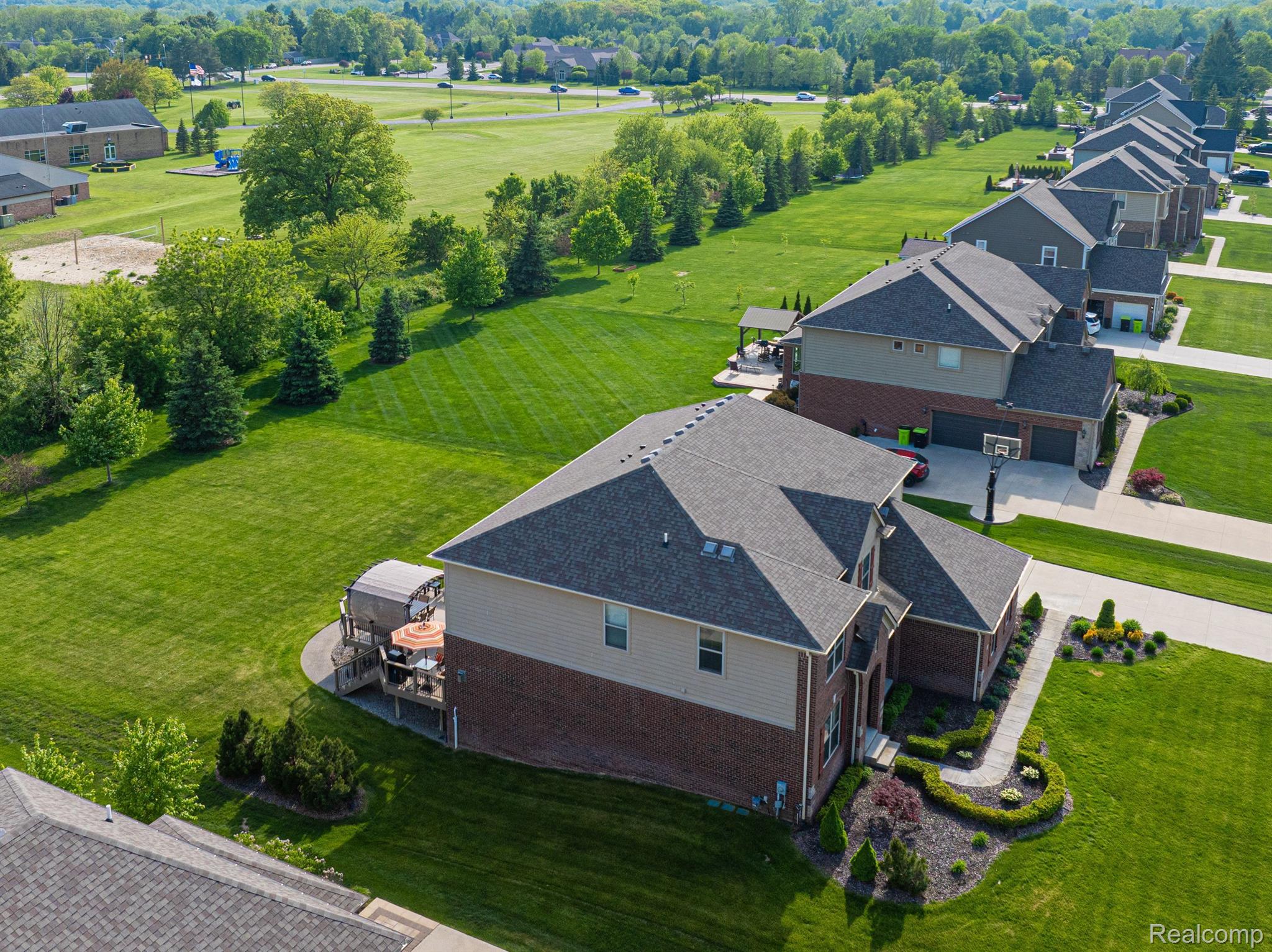 166 OAKLAND CREST Drive