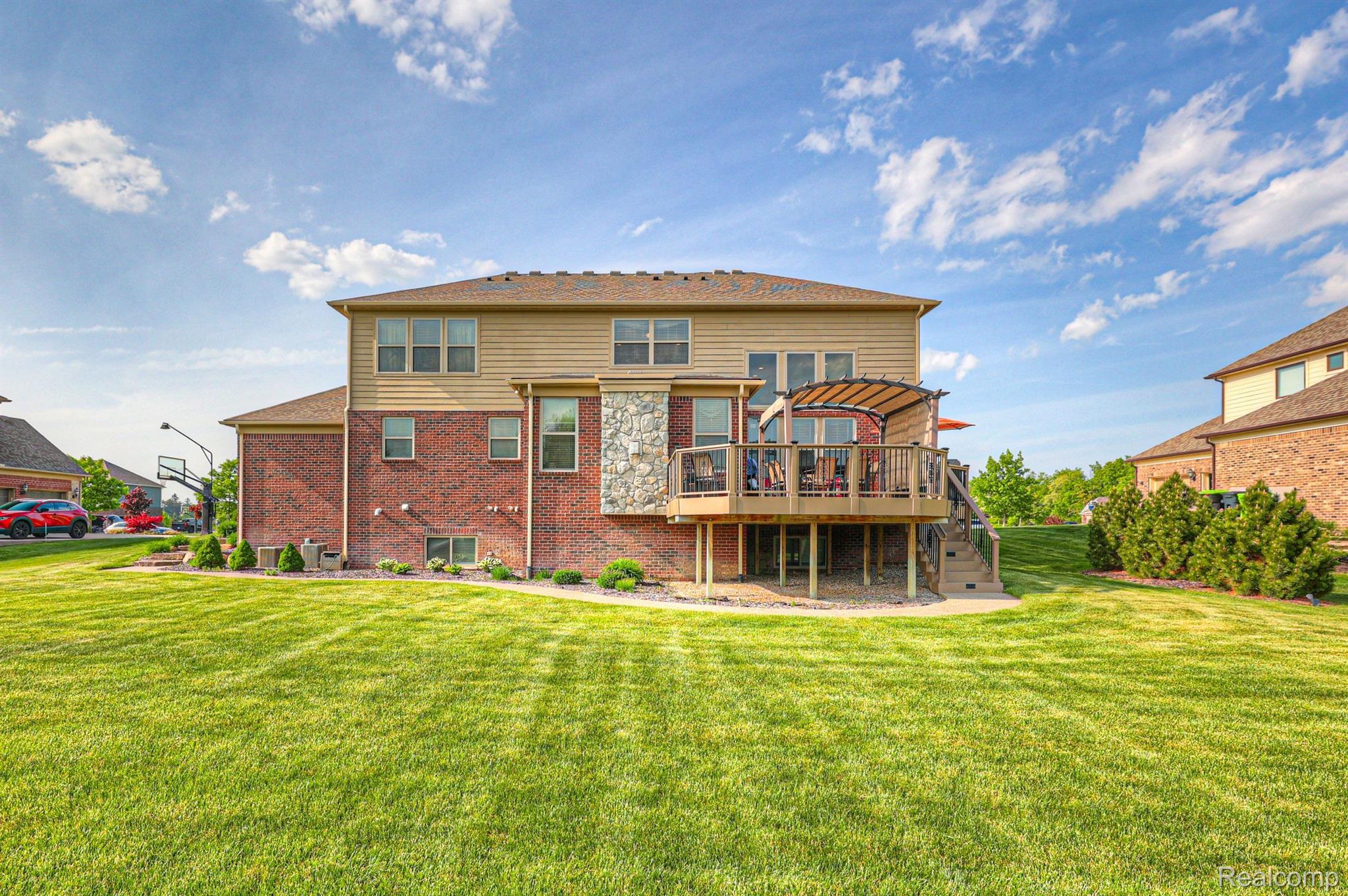 166 OAKLAND CREST Drive