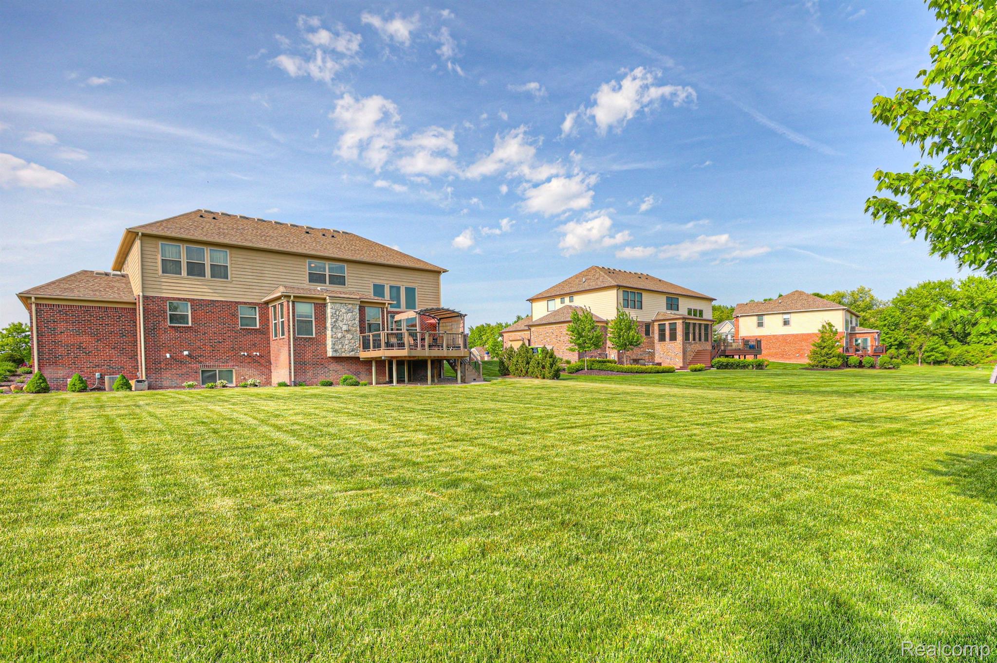 166 OAKLAND CREST Drive
