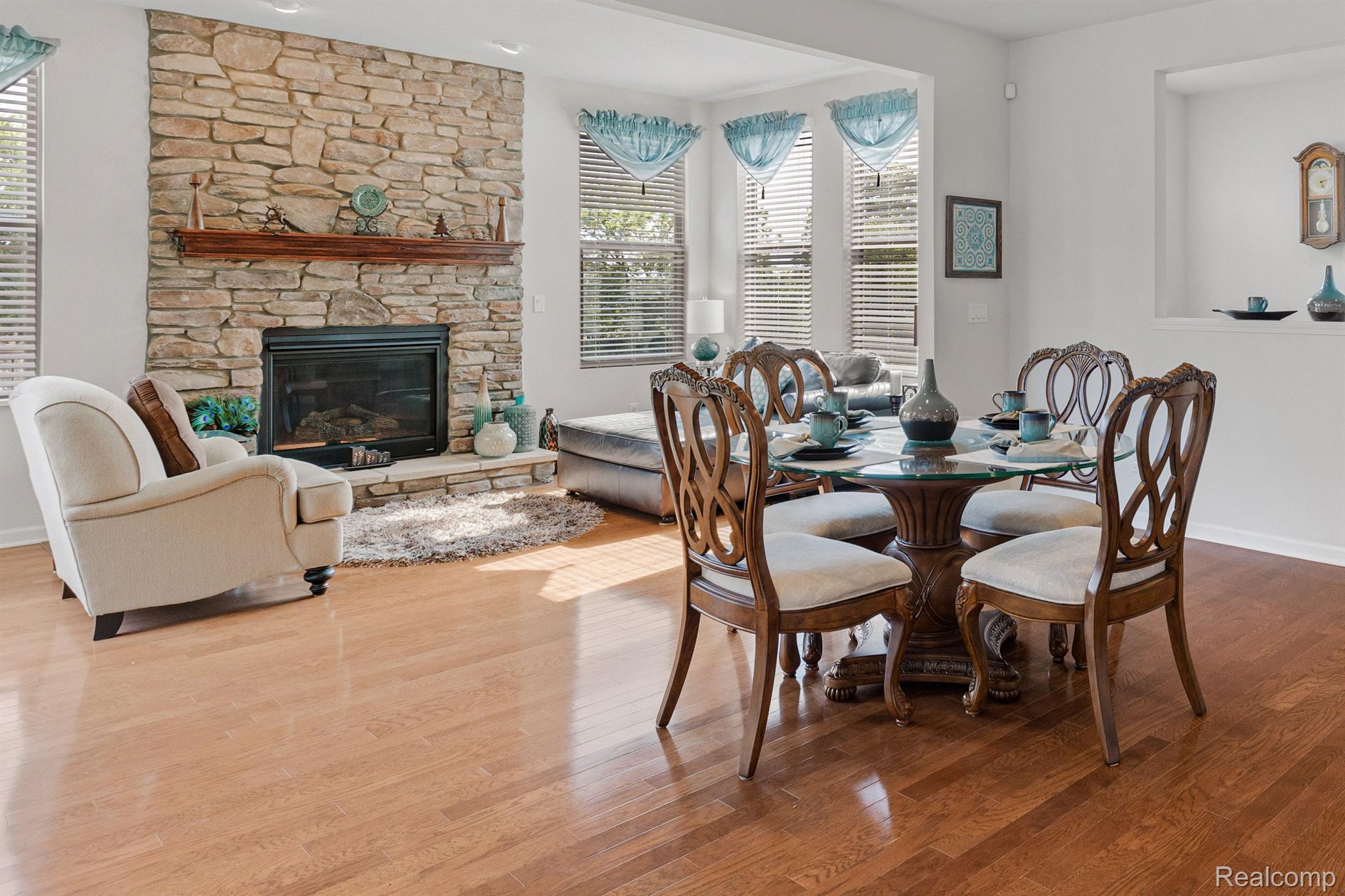 166 OAKLAND CREST Drive