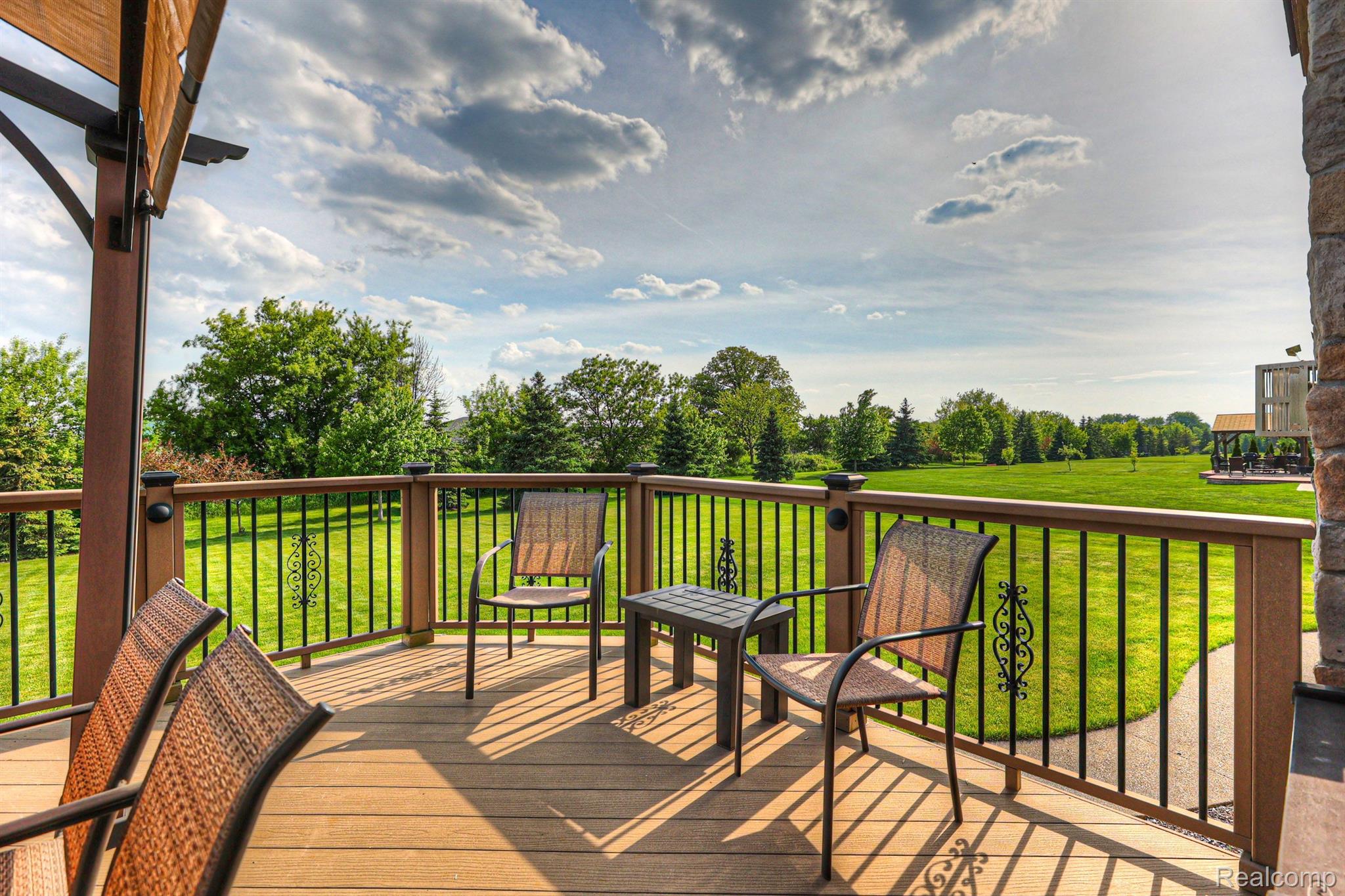 166 OAKLAND CREST Drive