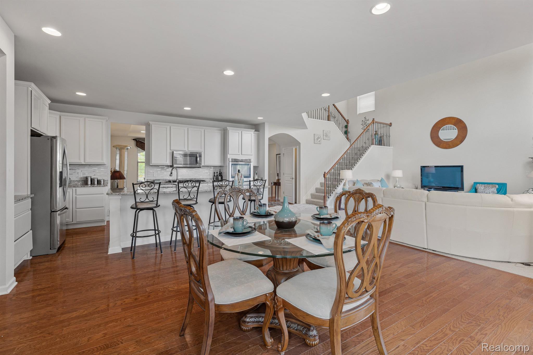 166 OAKLAND CREST Drive