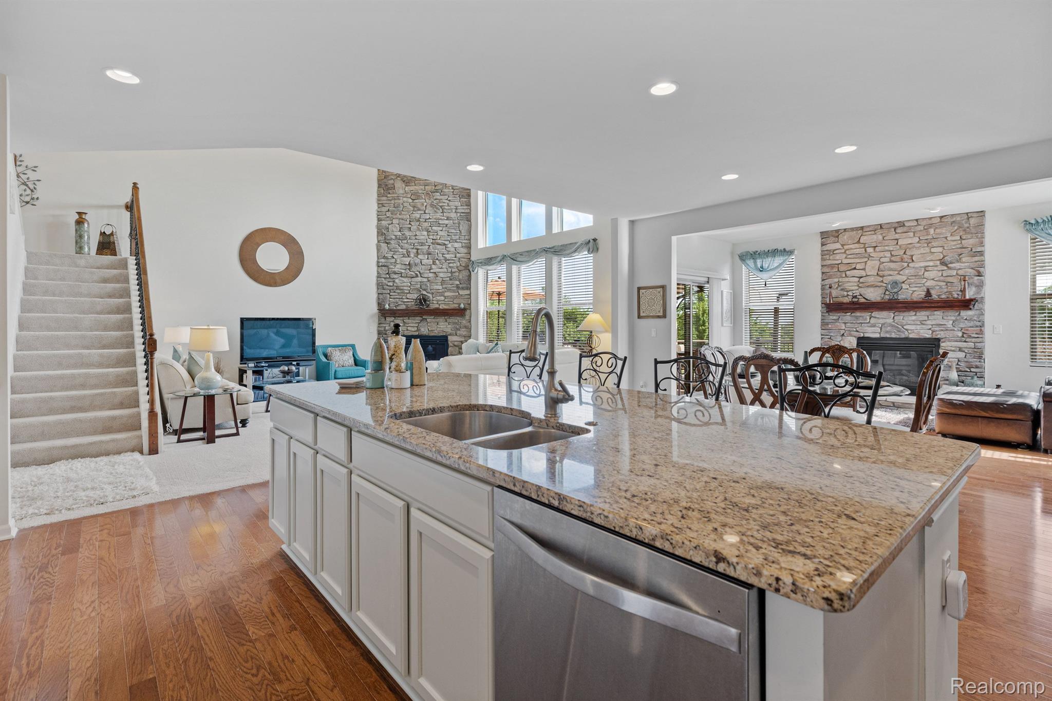 166 OAKLAND CREST Drive