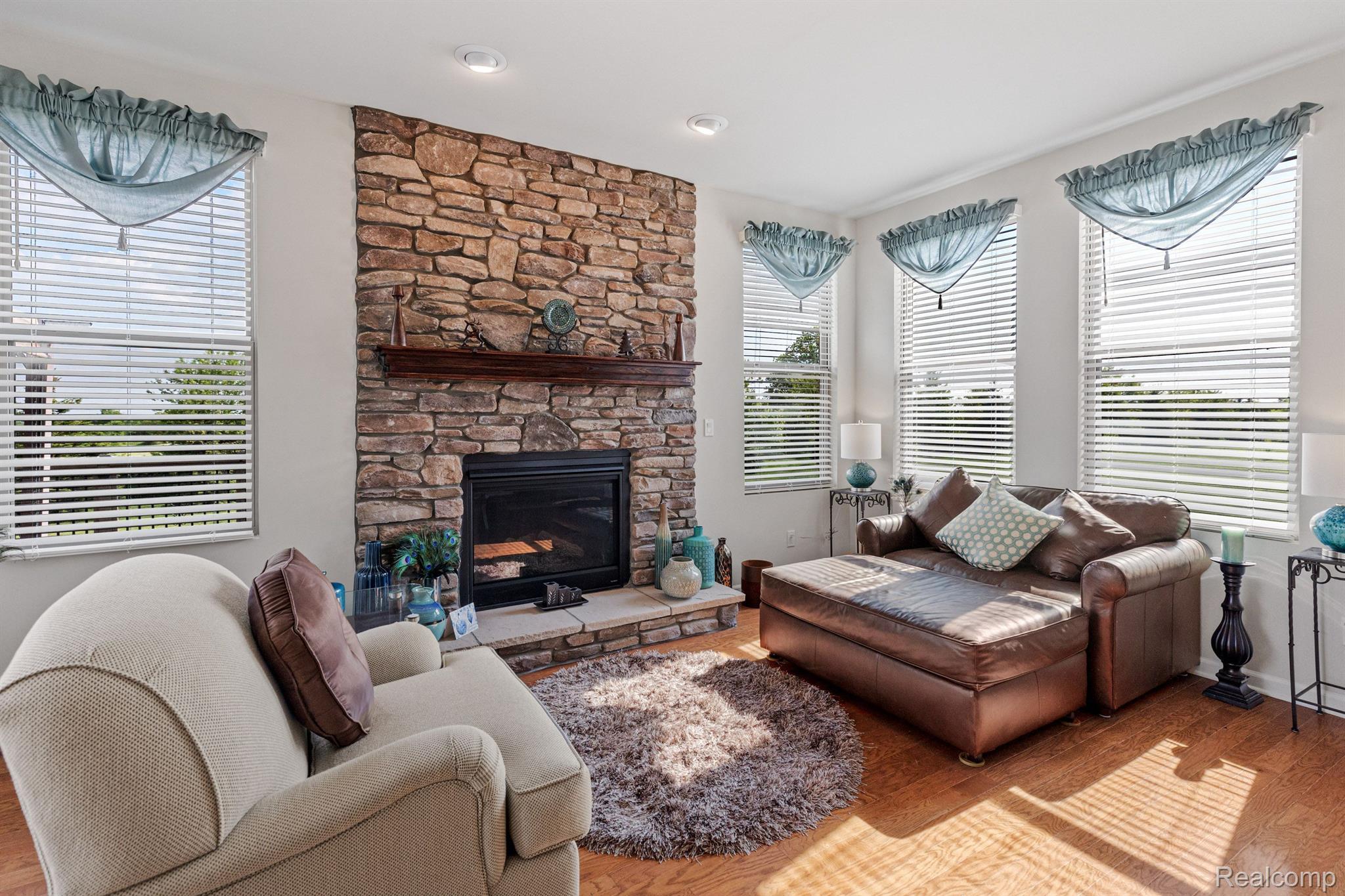 166 OAKLAND CREST Drive