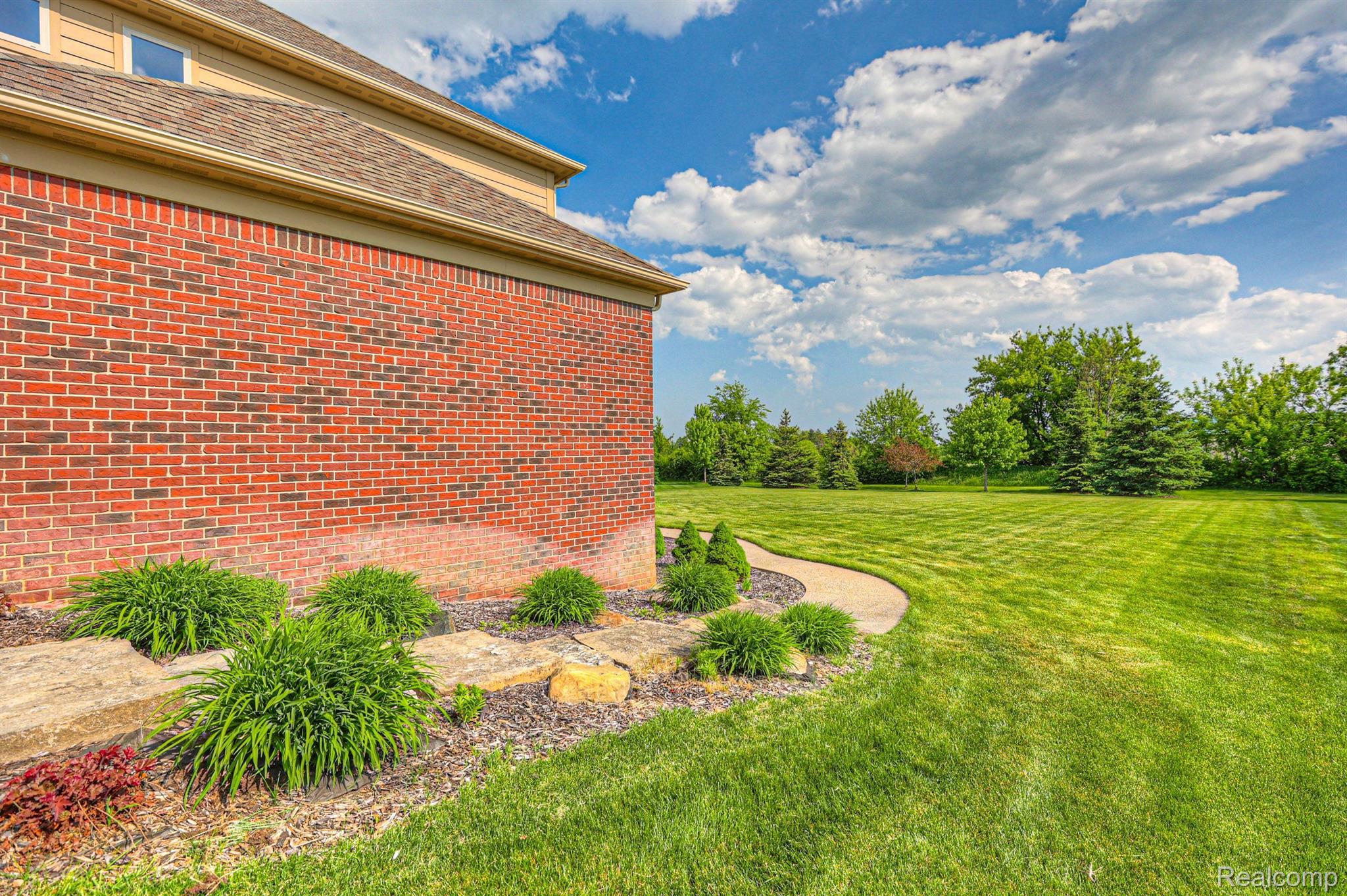 166 OAKLAND CREST Drive