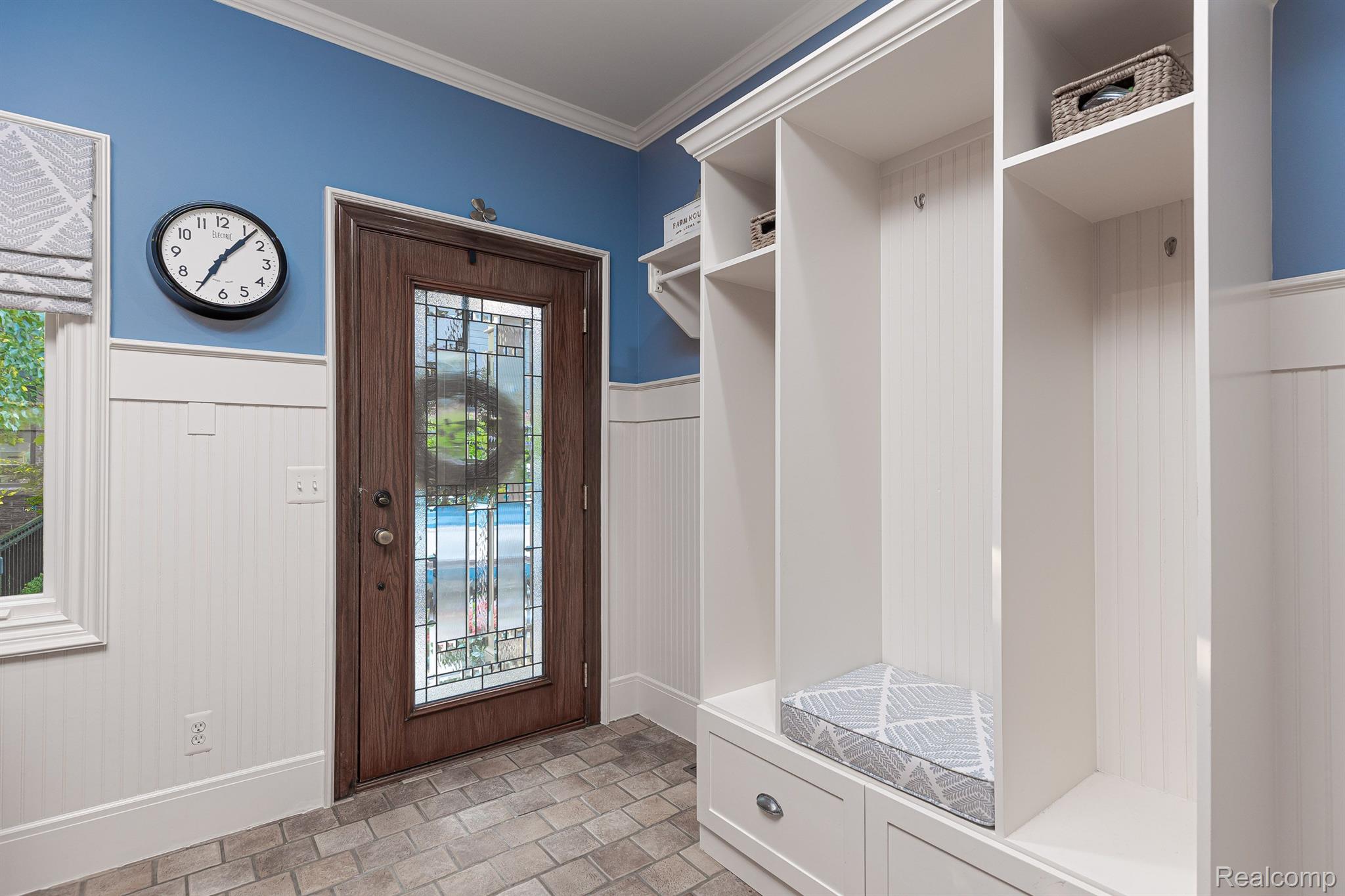 1152 AUTUMNVIEW Drive