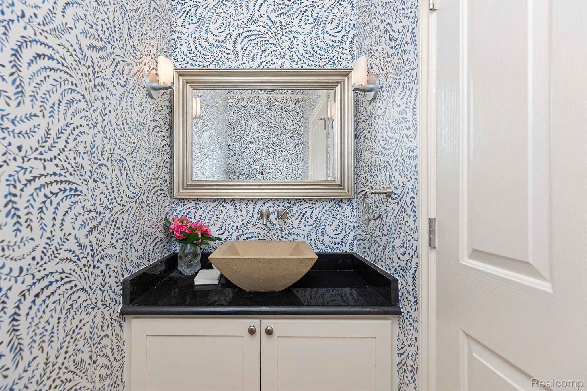 1152 AUTUMNVIEW Drive