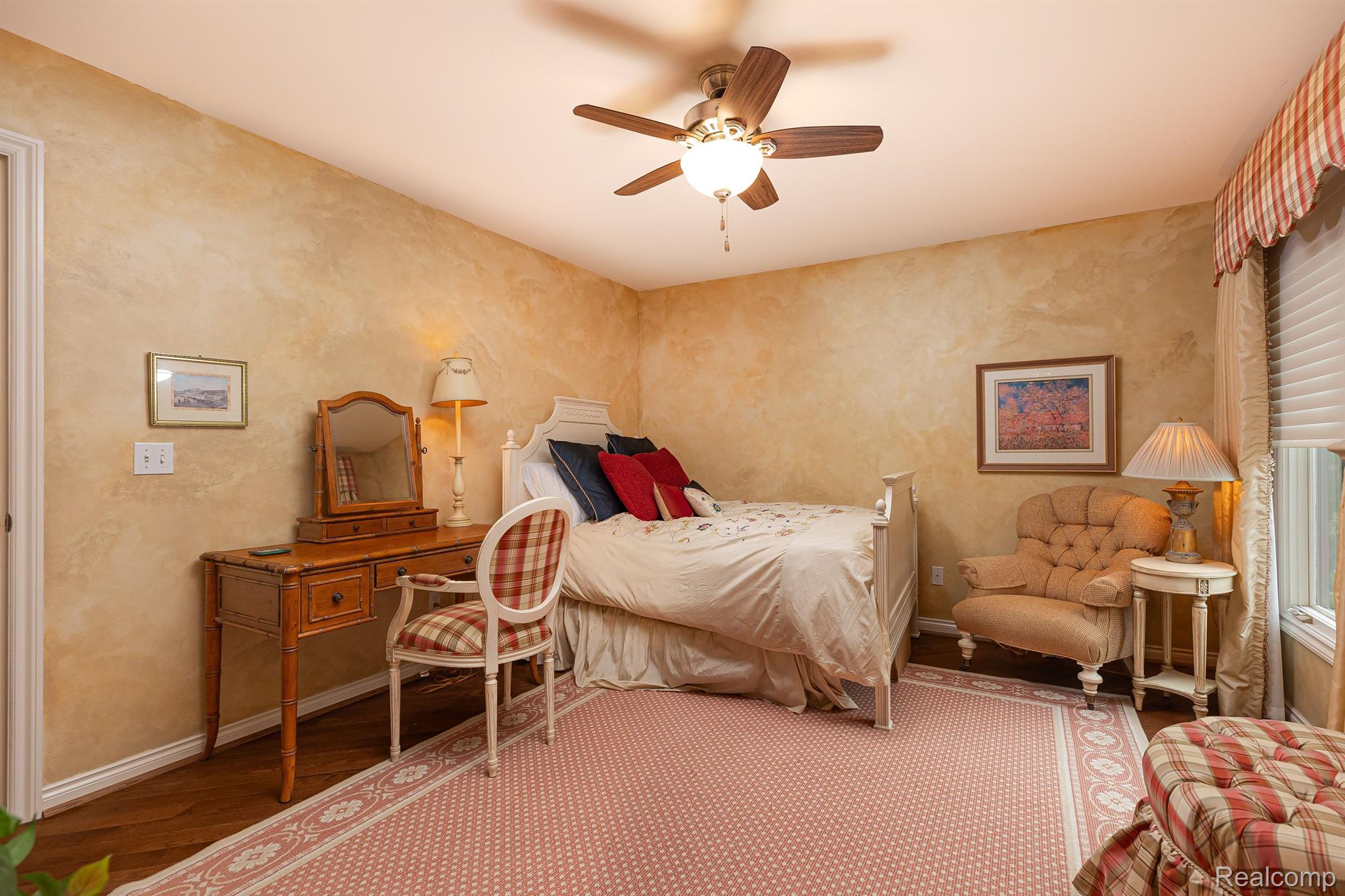 1152 AUTUMNVIEW Drive