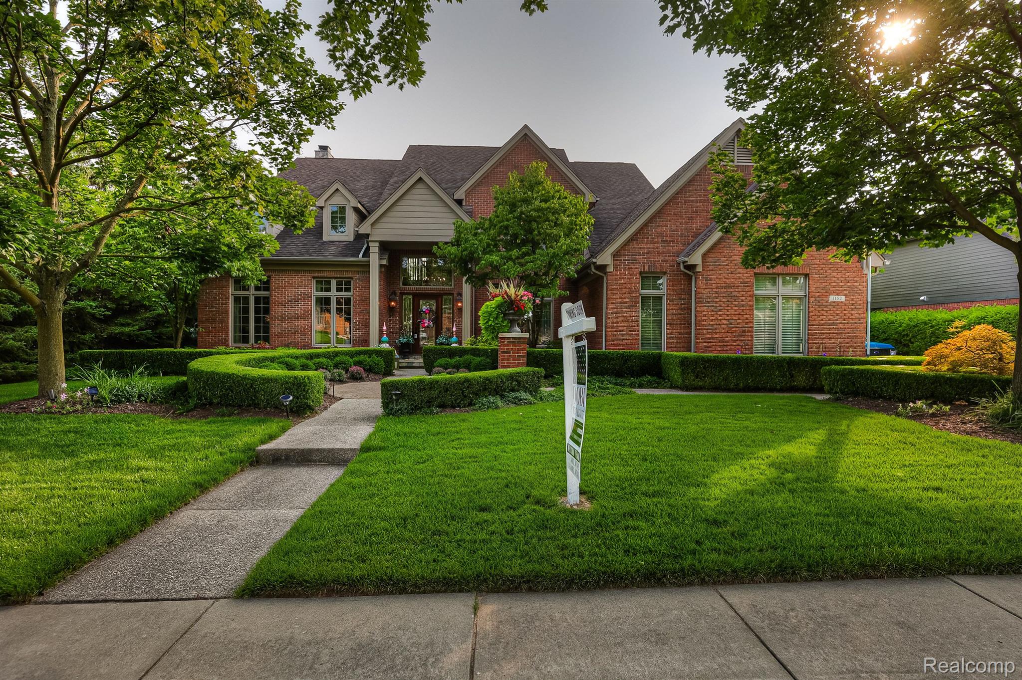 1152 AUTUMNVIEW Drive