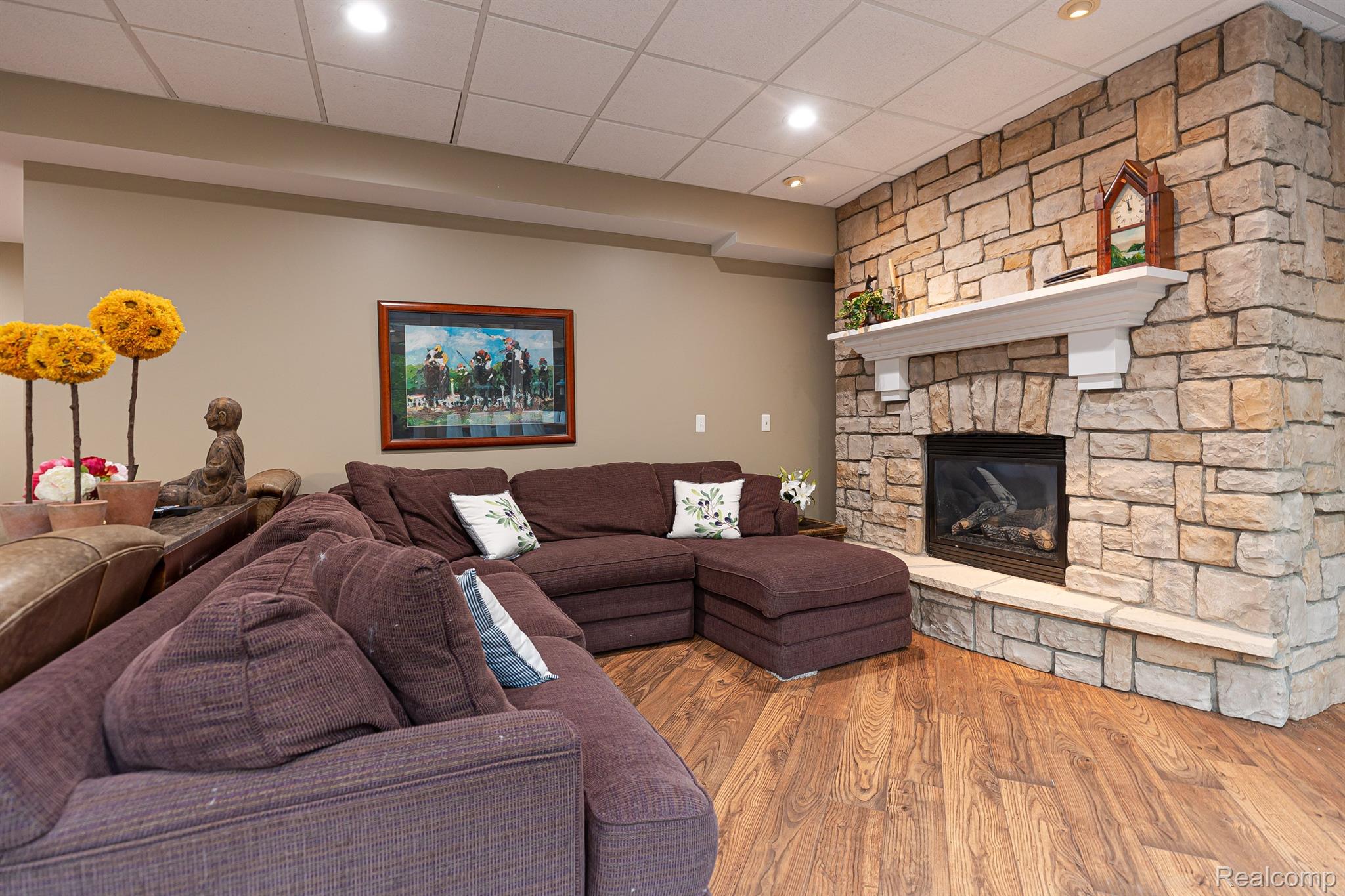 1152 AUTUMNVIEW Drive