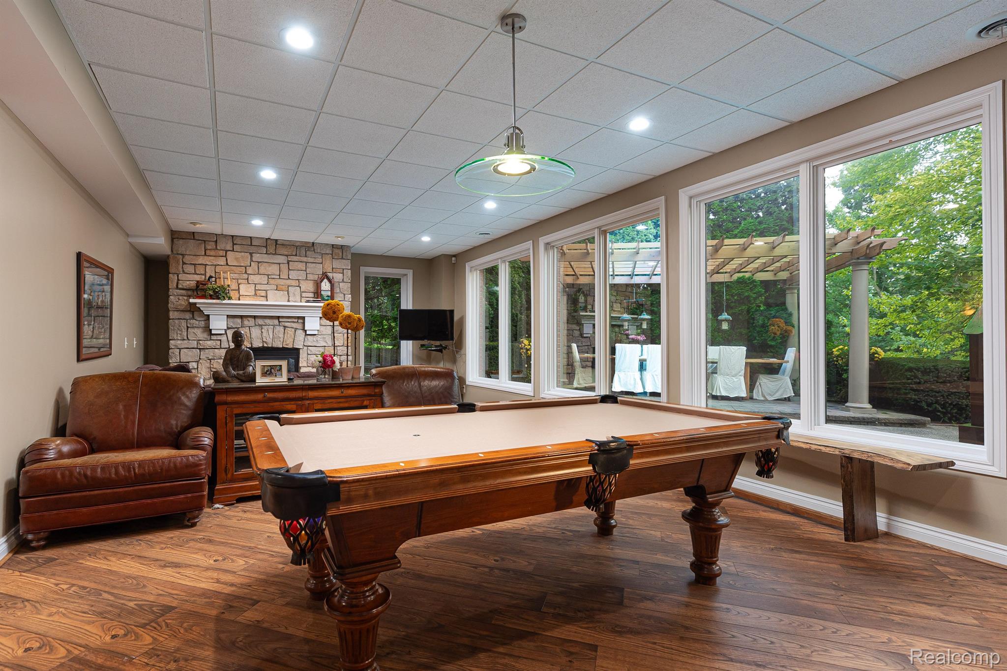 1152 AUTUMNVIEW Drive