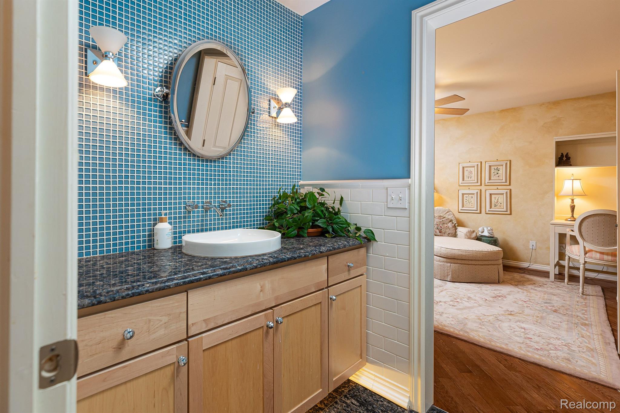 1152 AUTUMNVIEW Drive