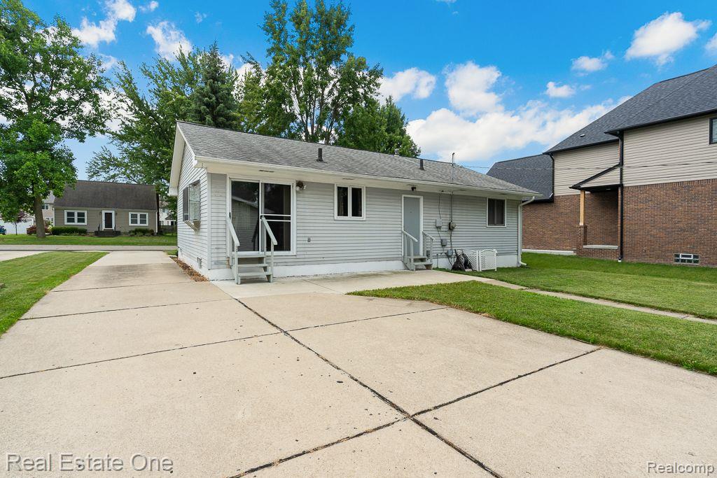 122 CLOVERIDGE Drive
