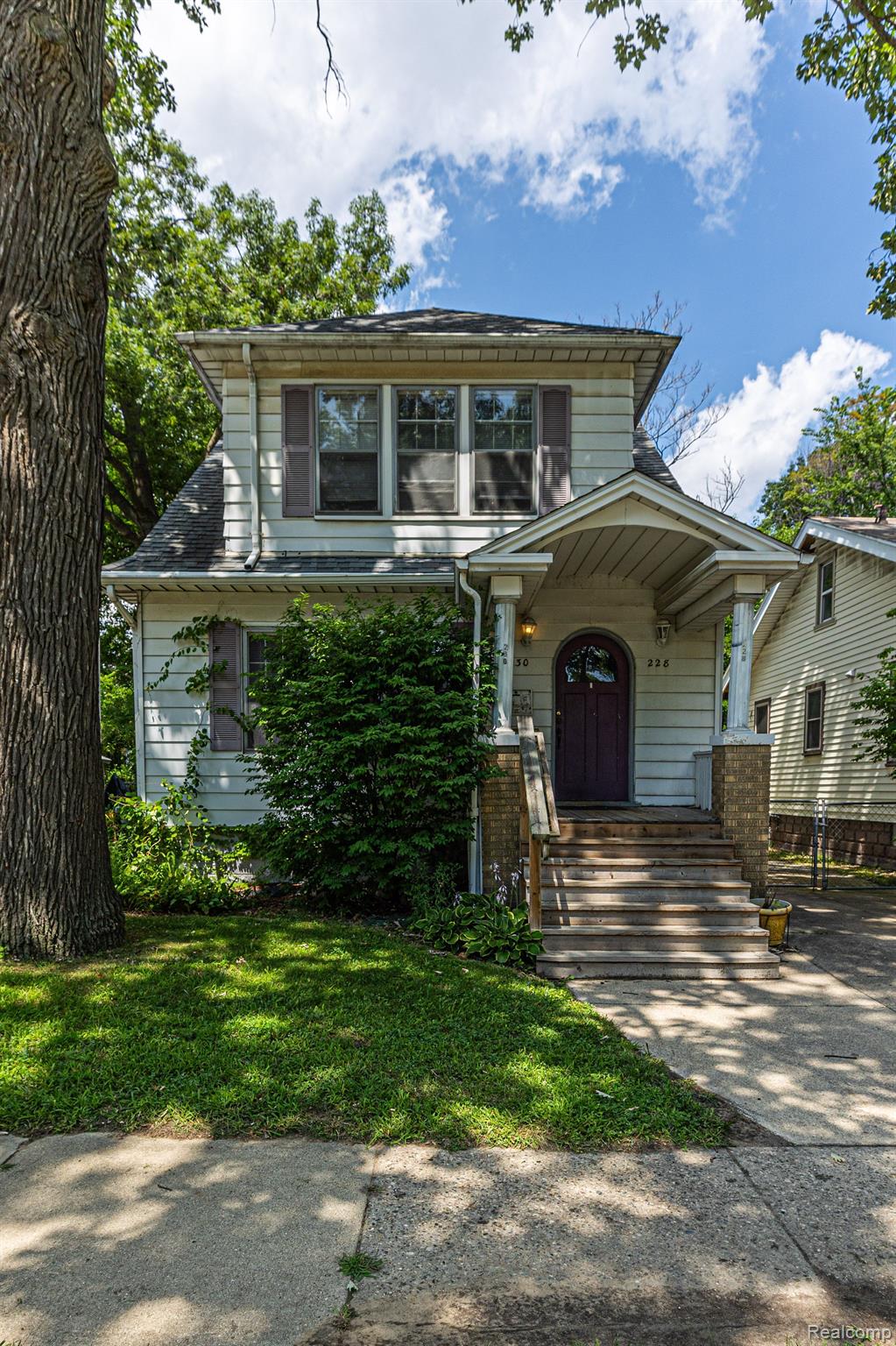 228 W WEBSTER Street