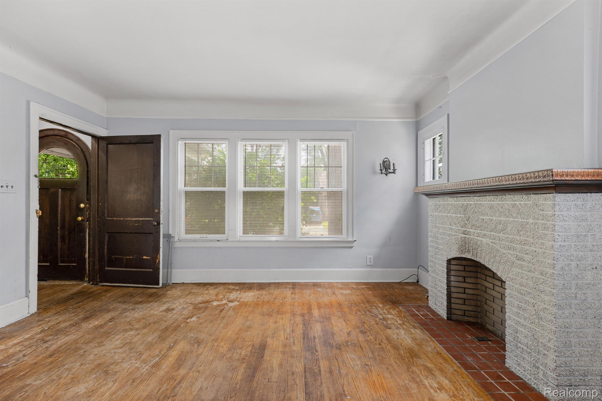 228 W WEBSTER Street
