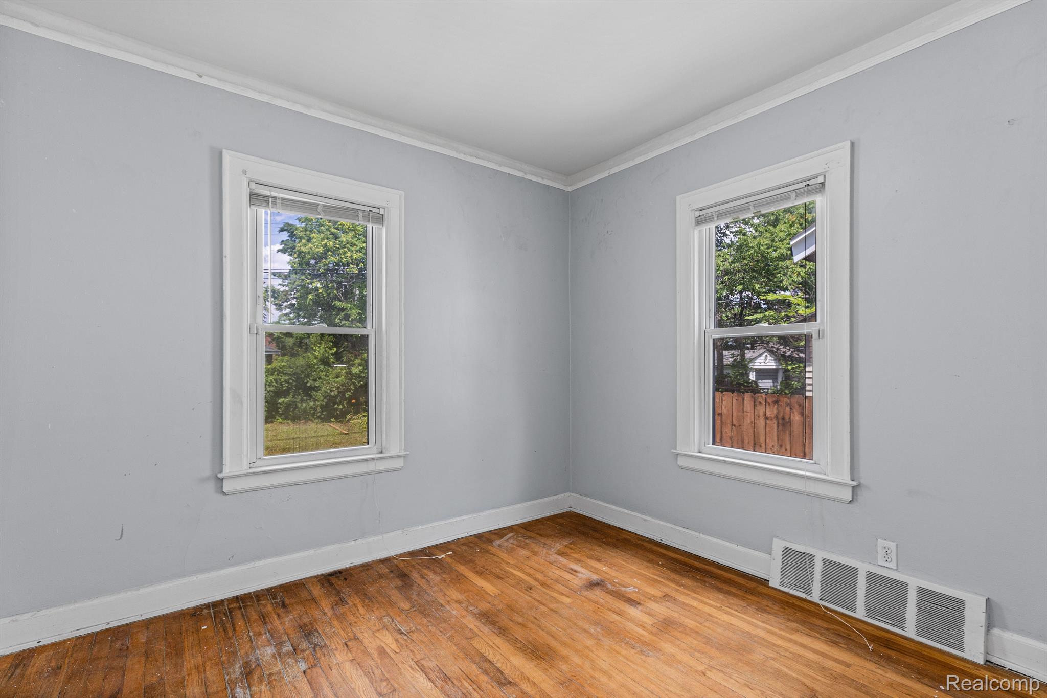 228 W WEBSTER Street