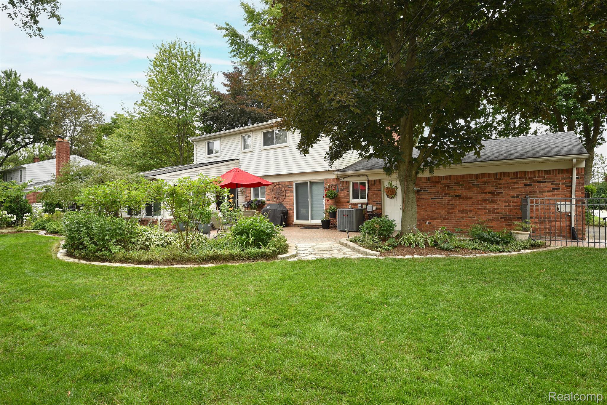 3830 Eastbourne Drive