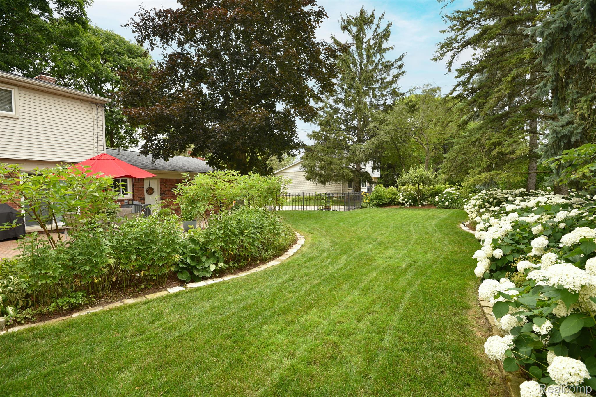 3830 Eastbourne Drive
