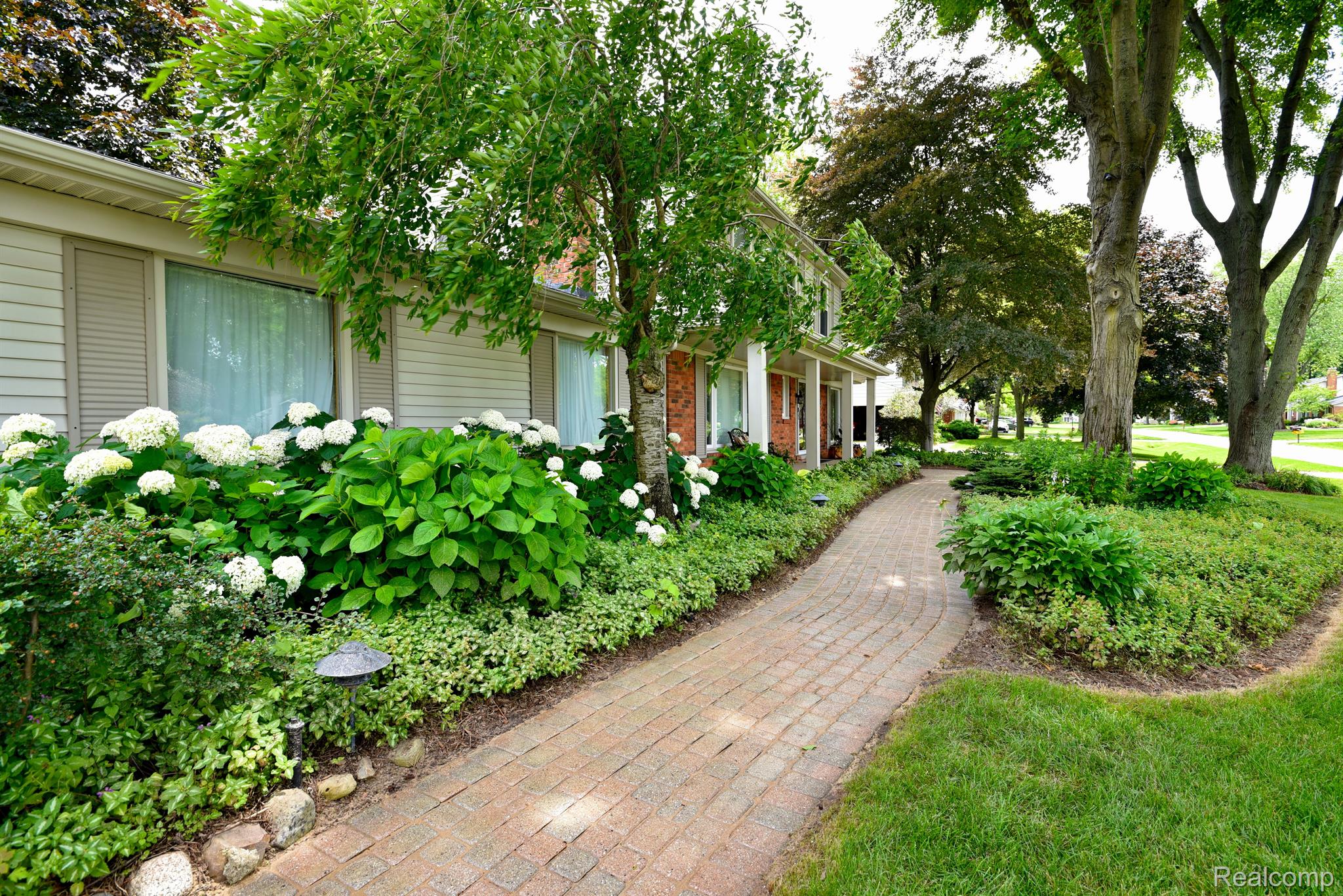 3830 Eastbourne Drive