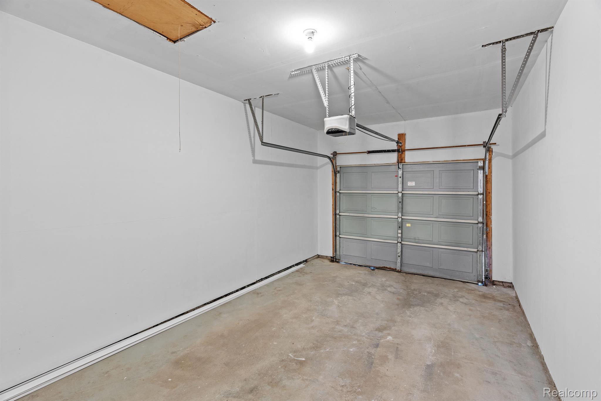 7584 W Pearson