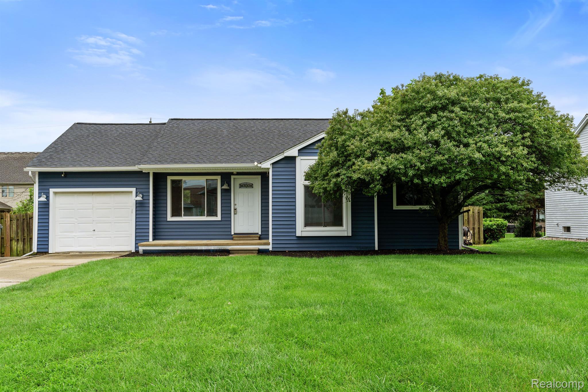 7584 W Pearson