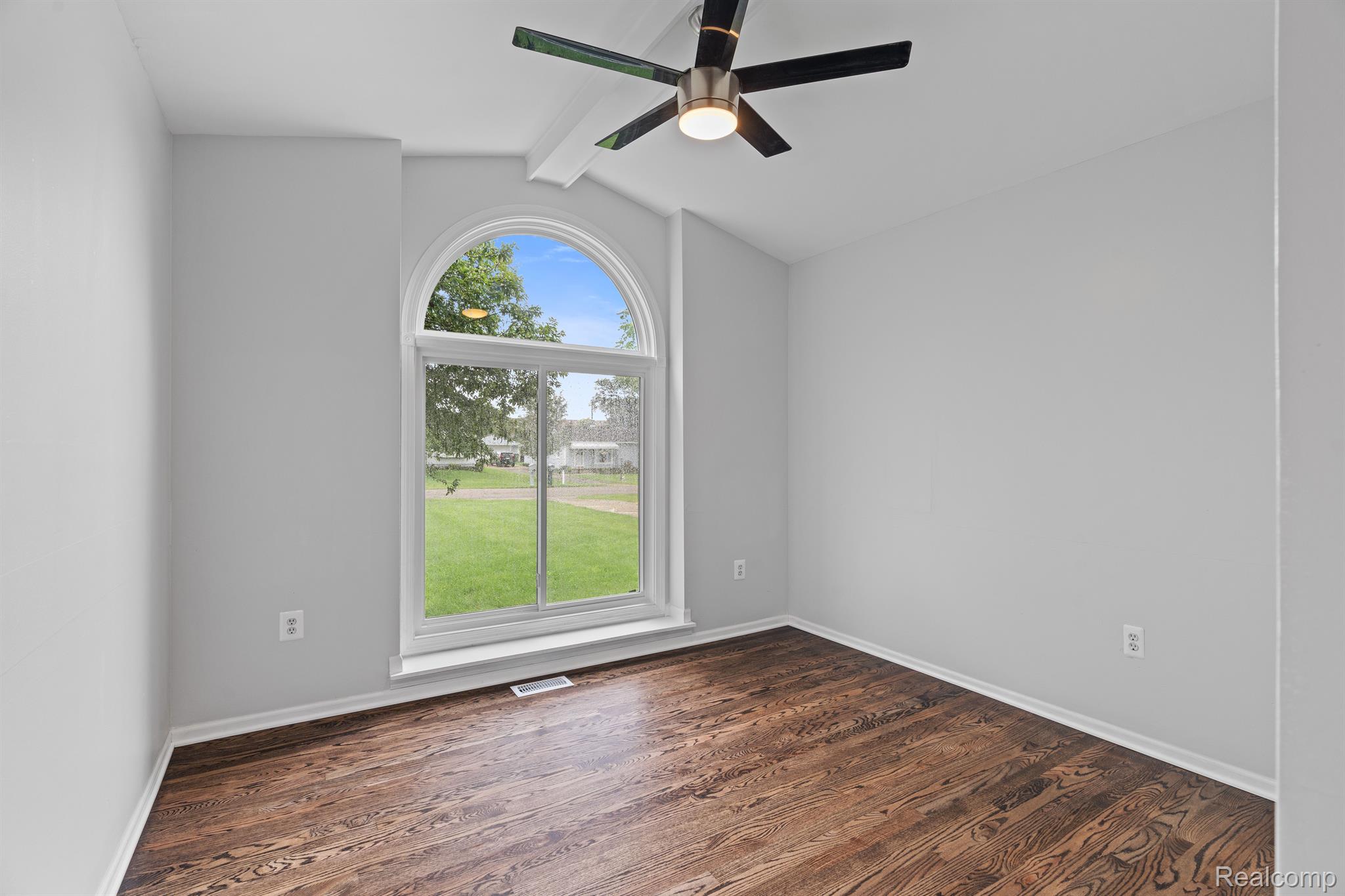 7584 W Pearson