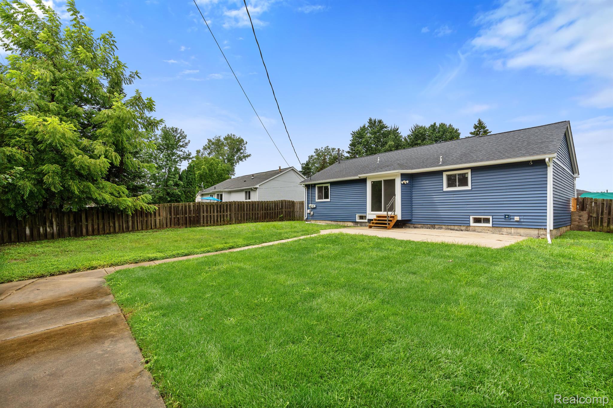 7584 W Pearson