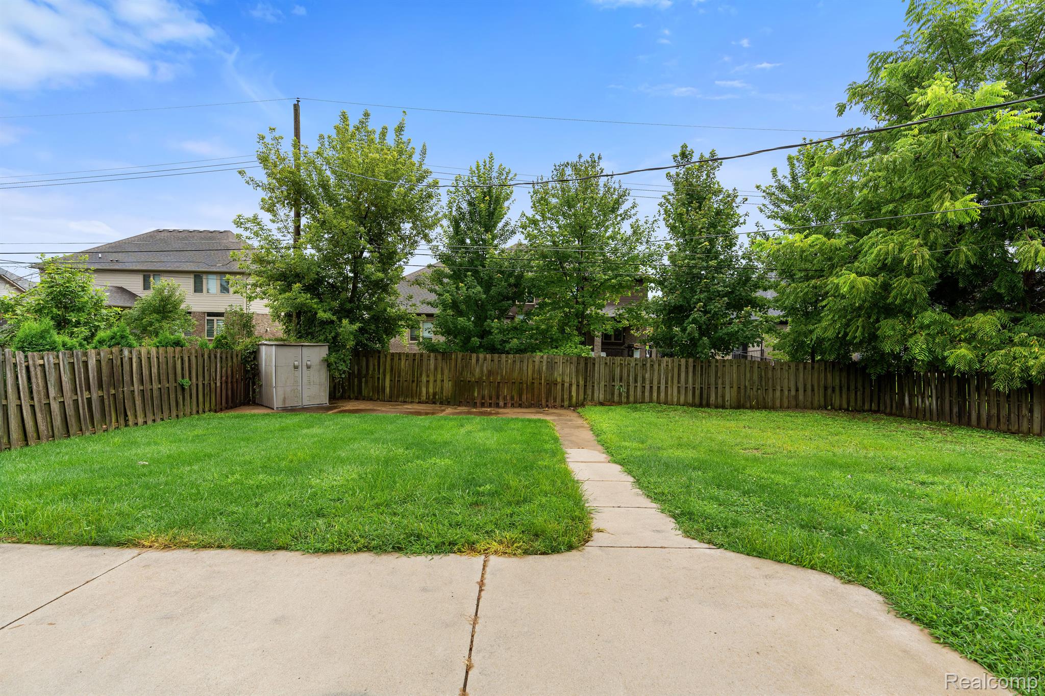 7584 W Pearson