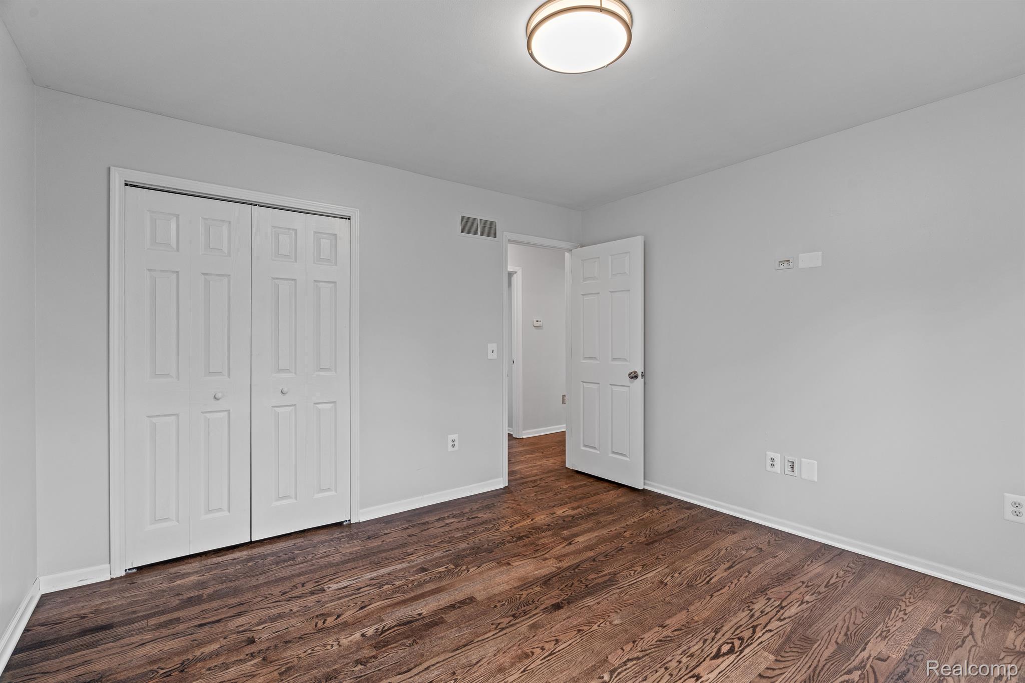 7584 W Pearson