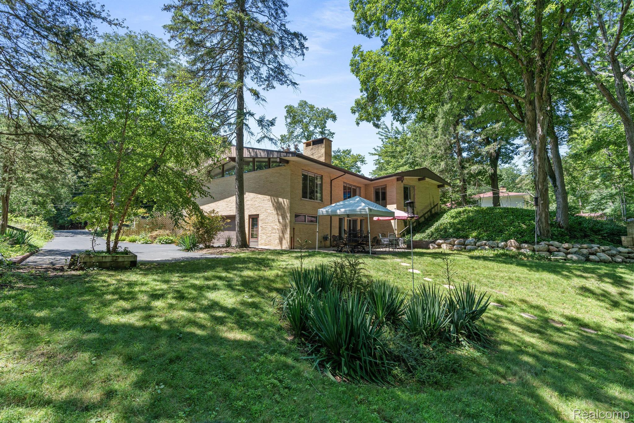 5110 Old Court