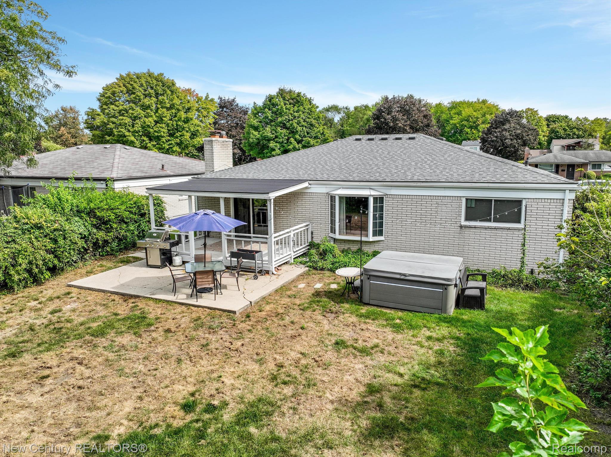 8925 INDEPENDENCE Drive
