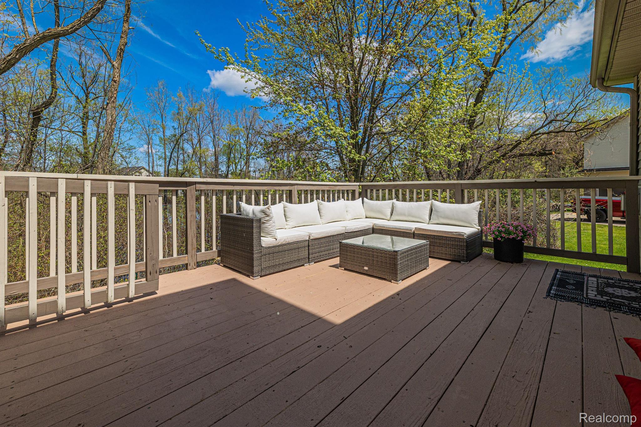 6101 Maple Trail