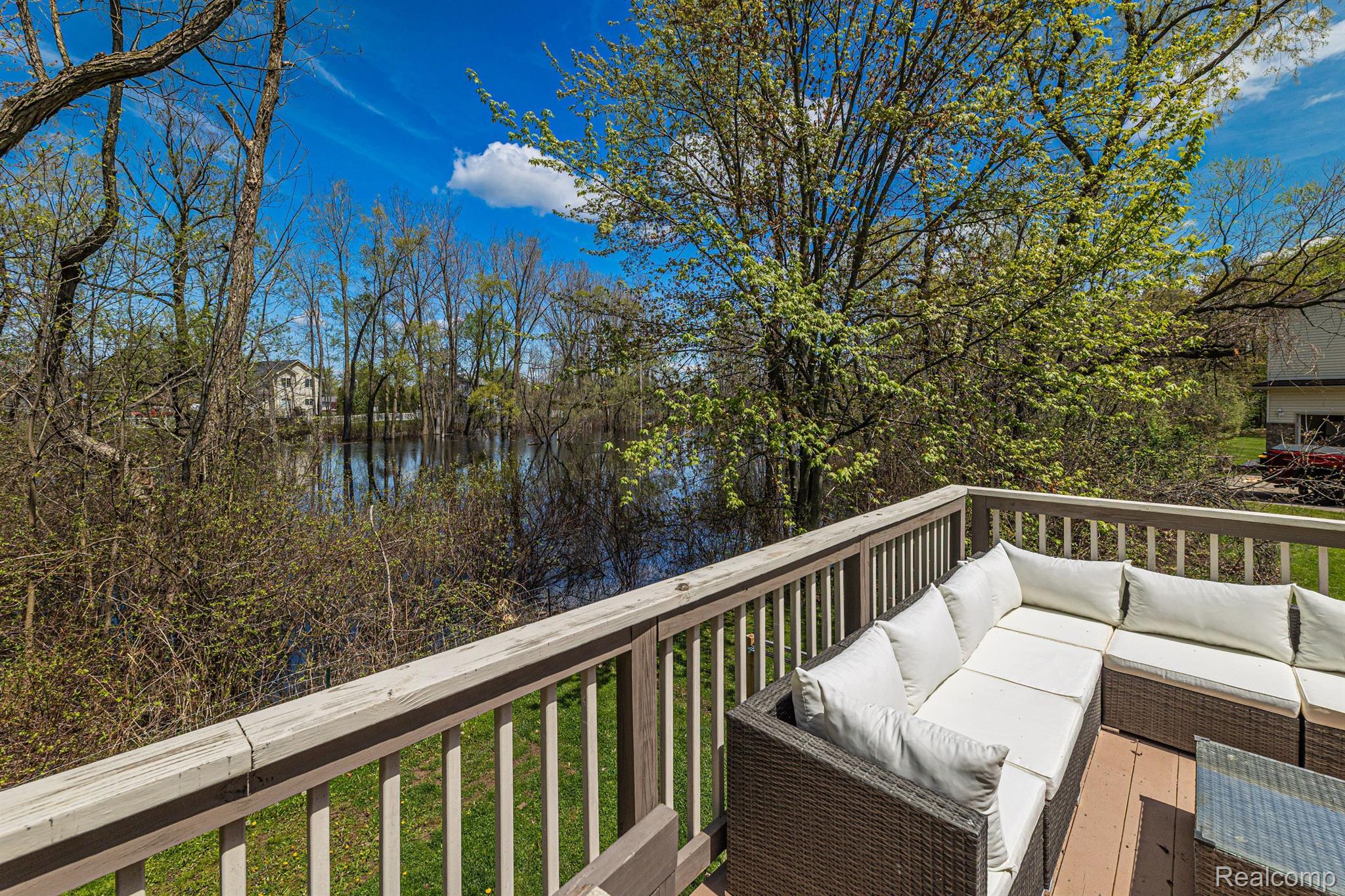 6101 Maple Trail