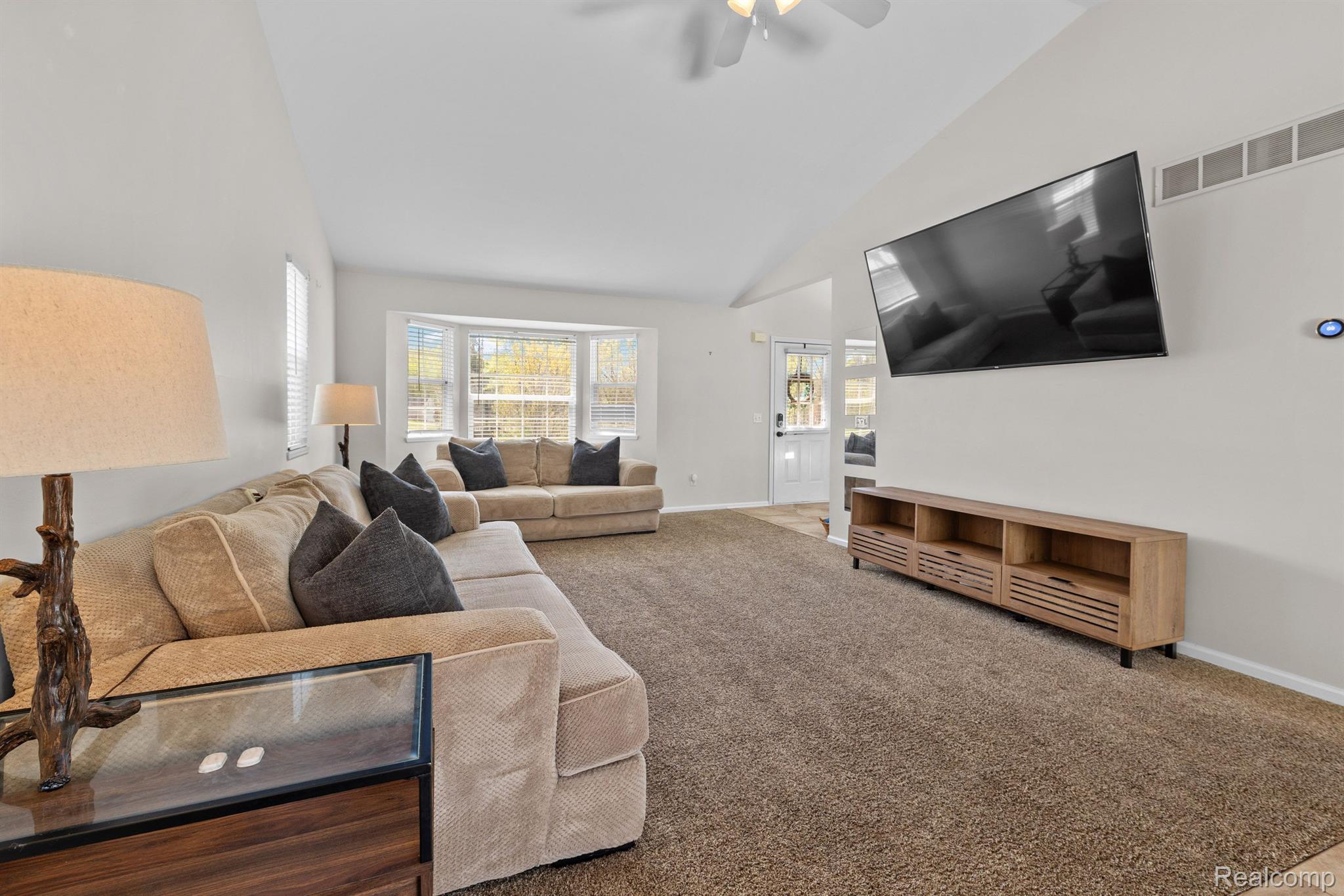 6101 Maple Trail