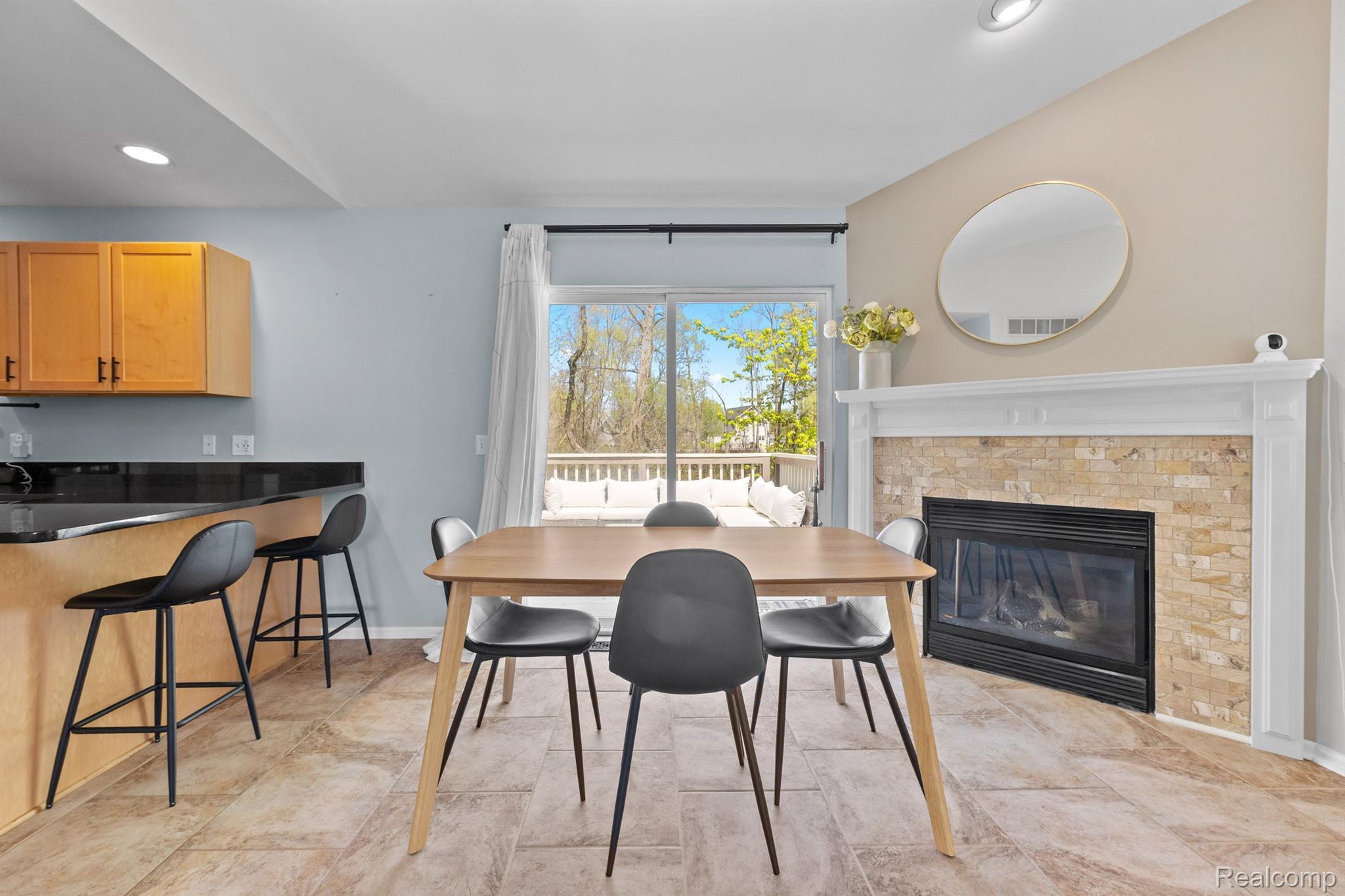 6101 Maple Trail